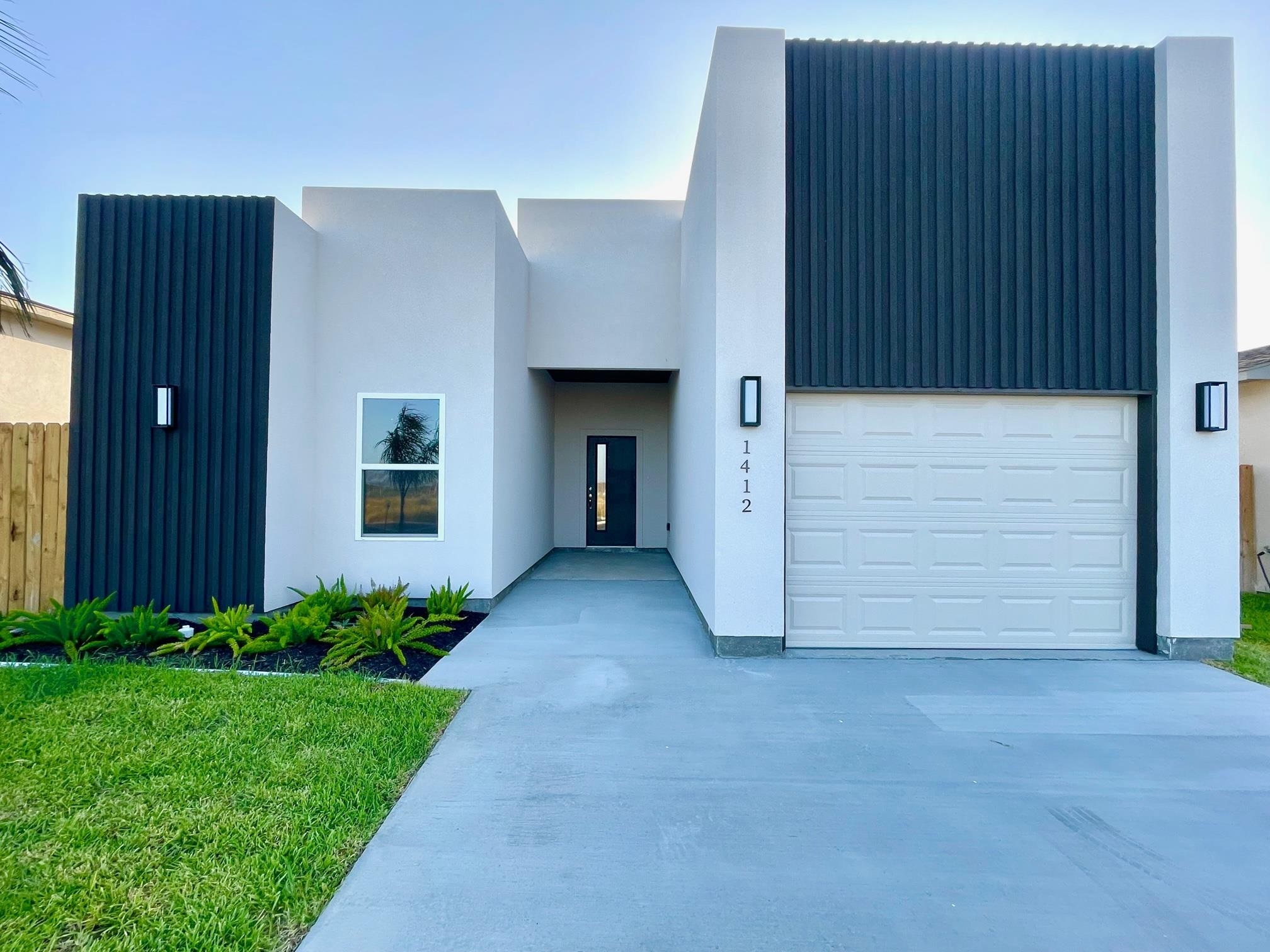 1412 El Caporal Dr. Property Photo