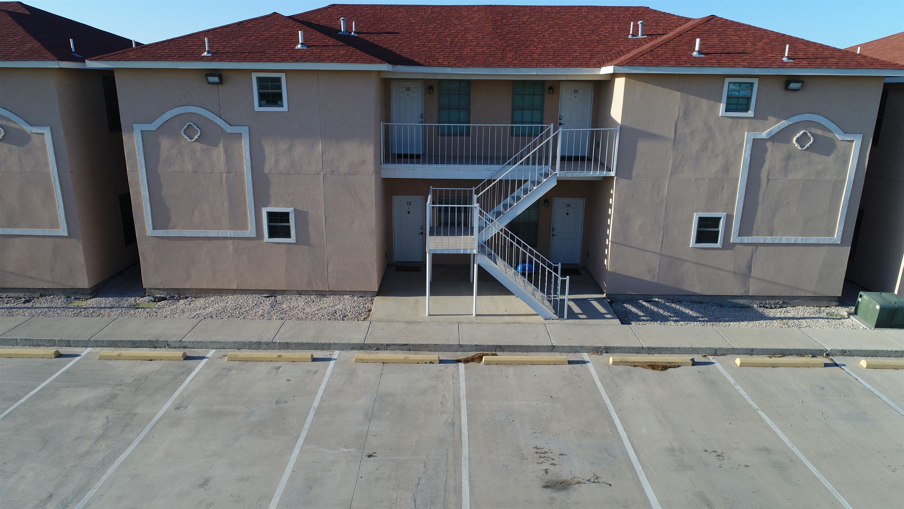 391 Riverside Dr