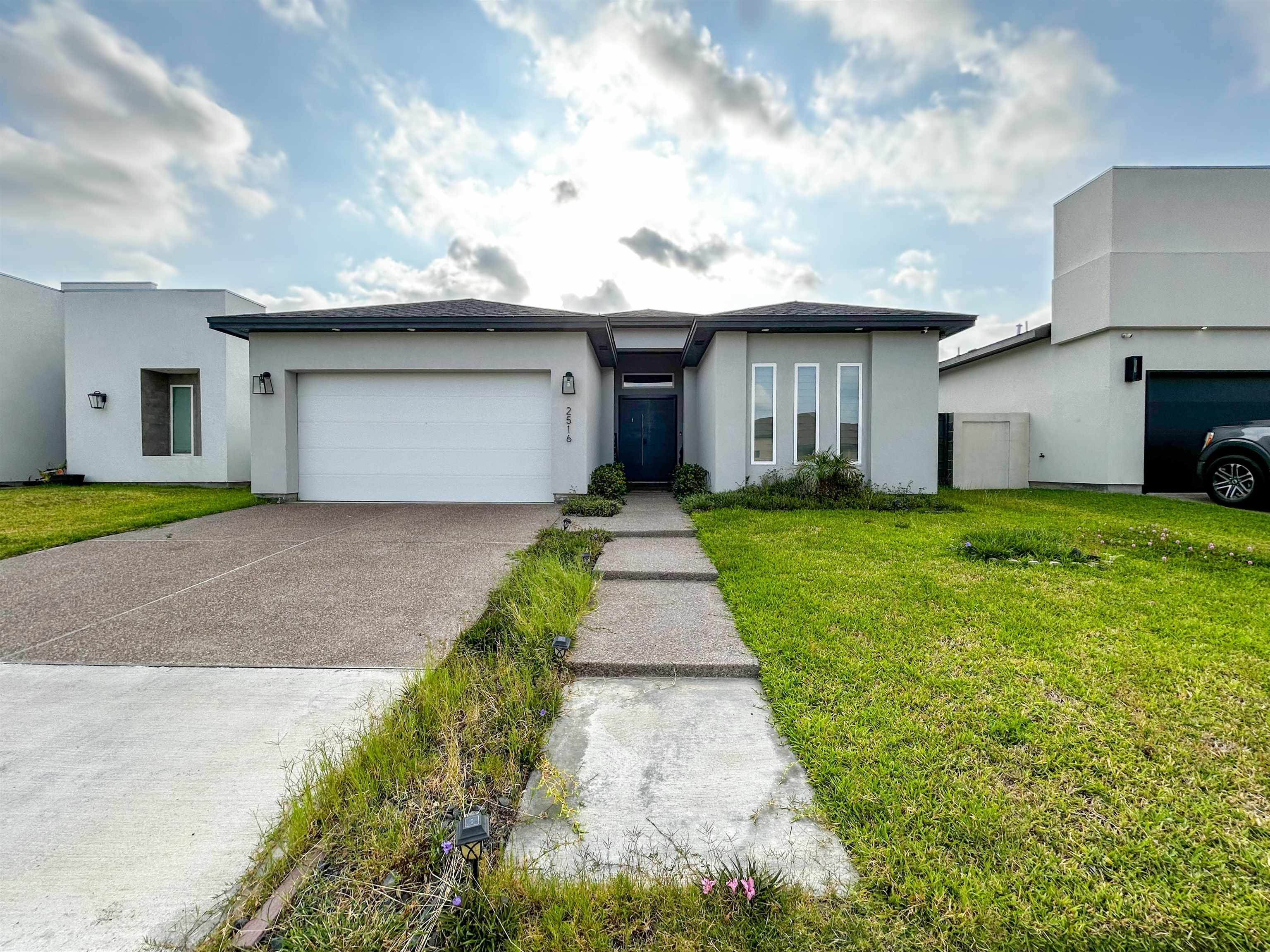 2516 Chicharito St. Property Photo 1