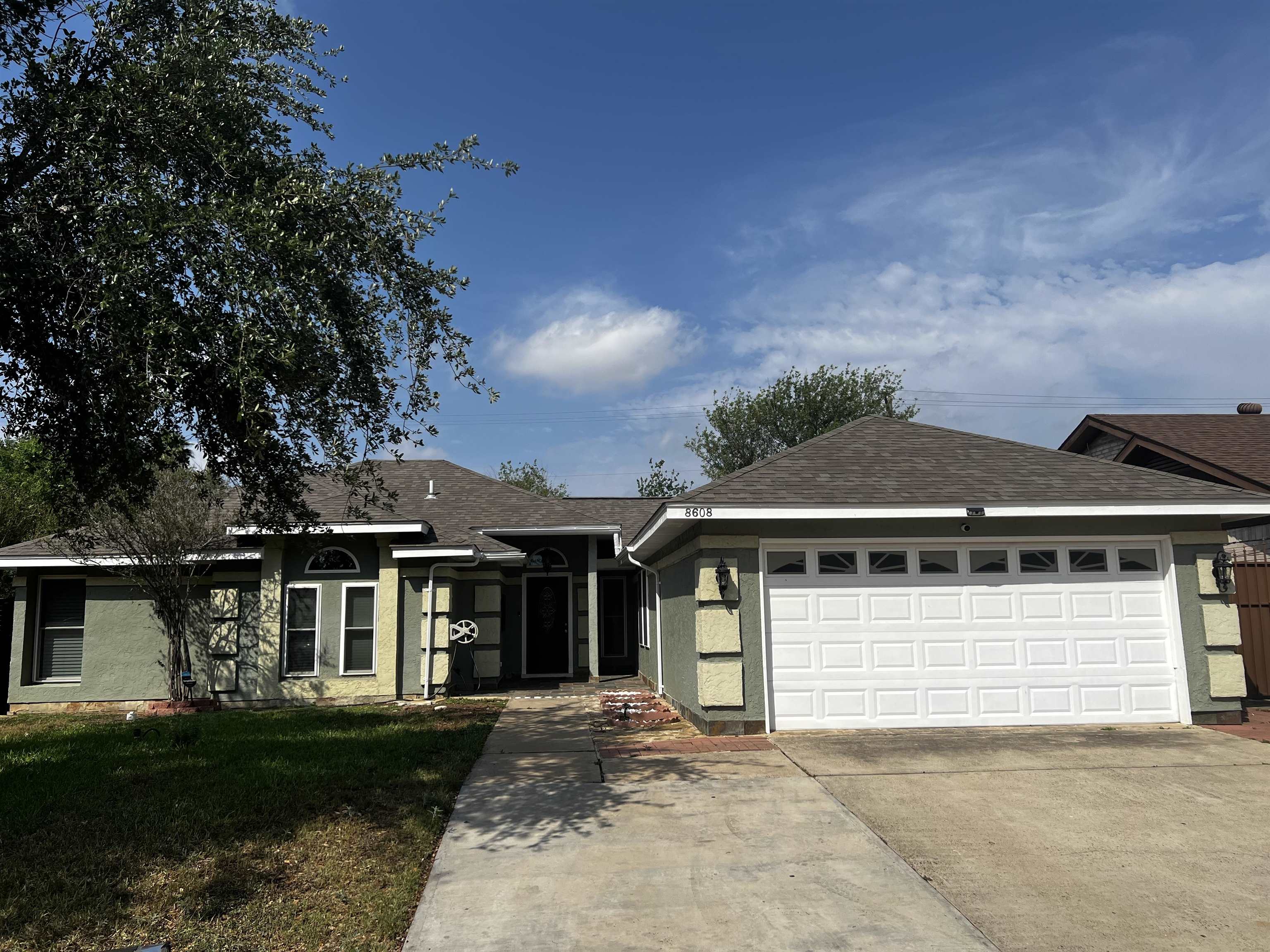 8608 St John Loop Property Photo 1