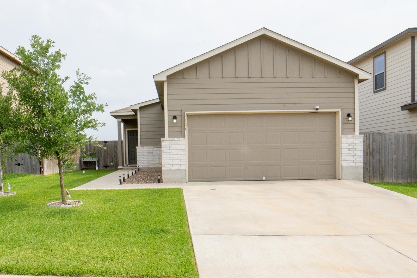 3707 Felicity Dr Property Photo 1