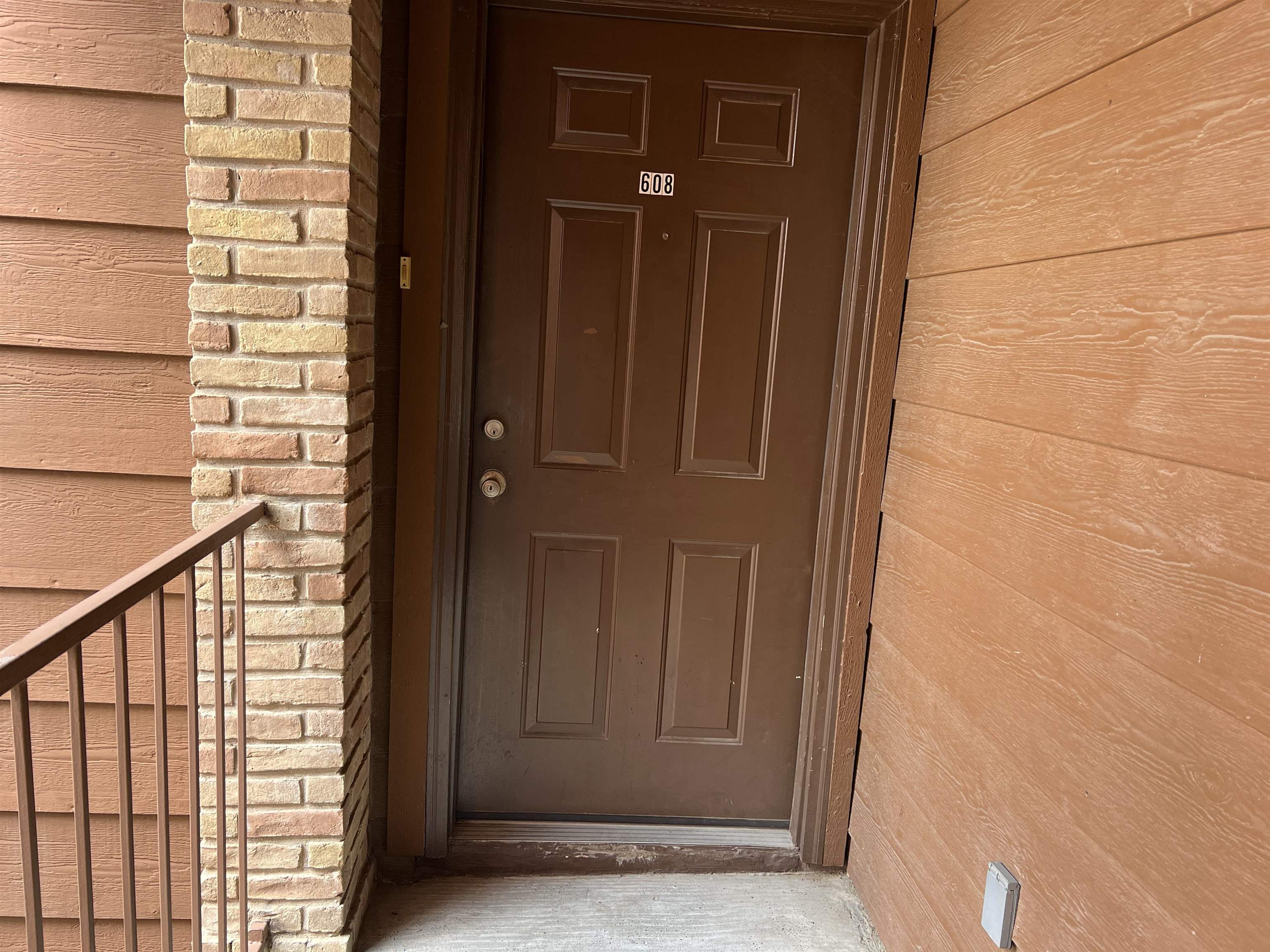 1752 Tiara Trl Property Photo 1