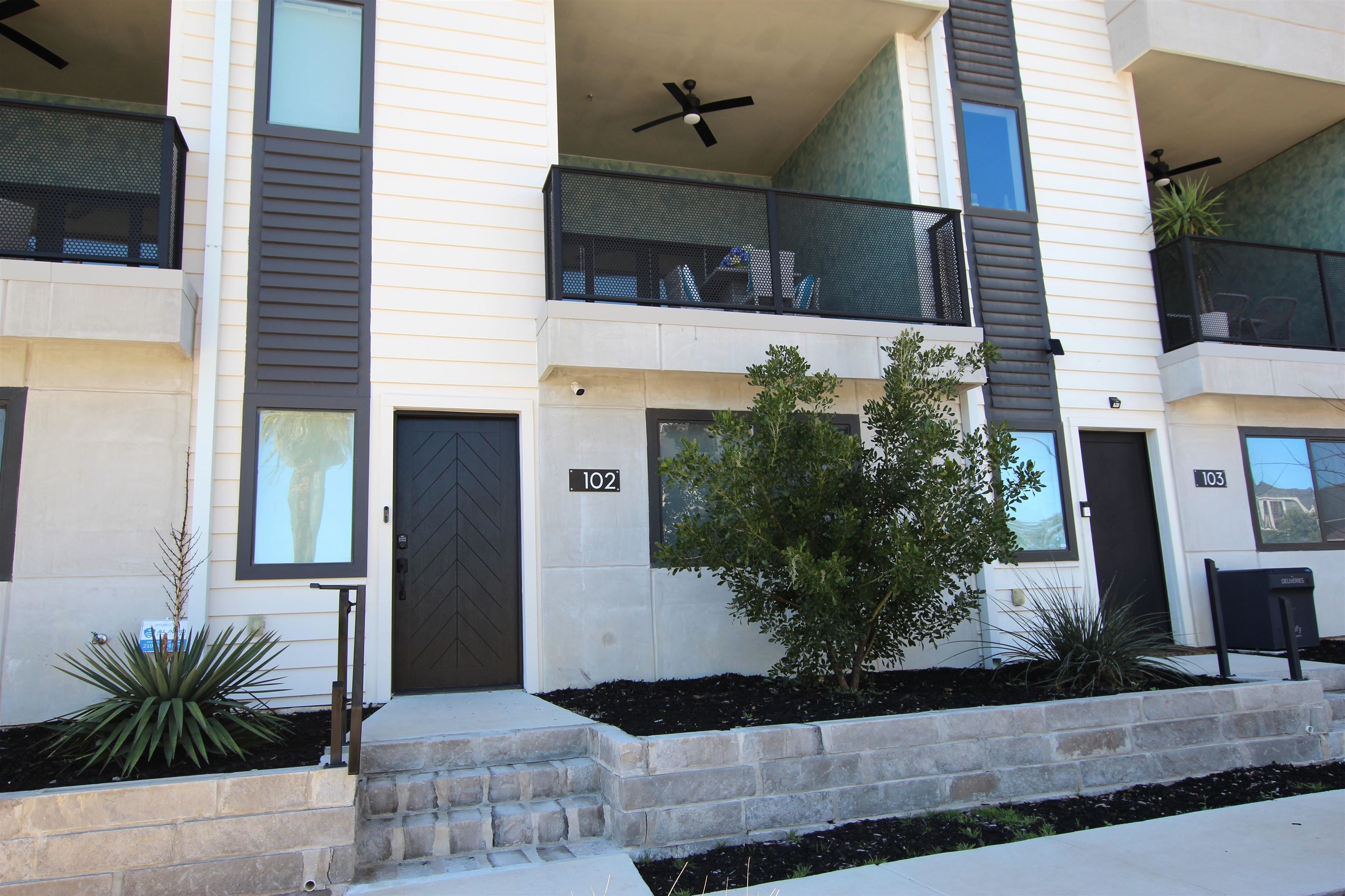 203 Paschal 102 Property Photo 1