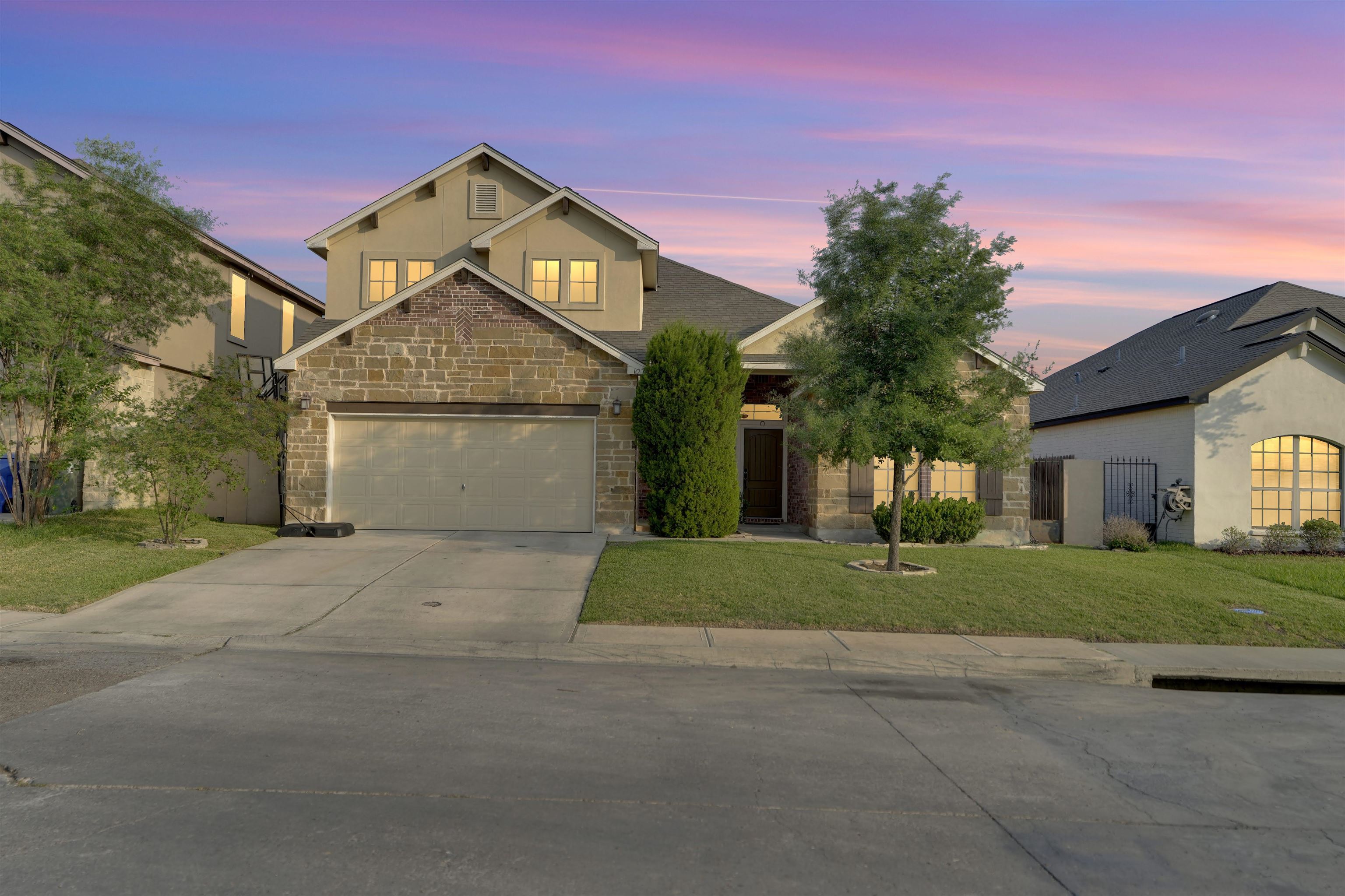 107 Date Palm Dr. Property Photo 1