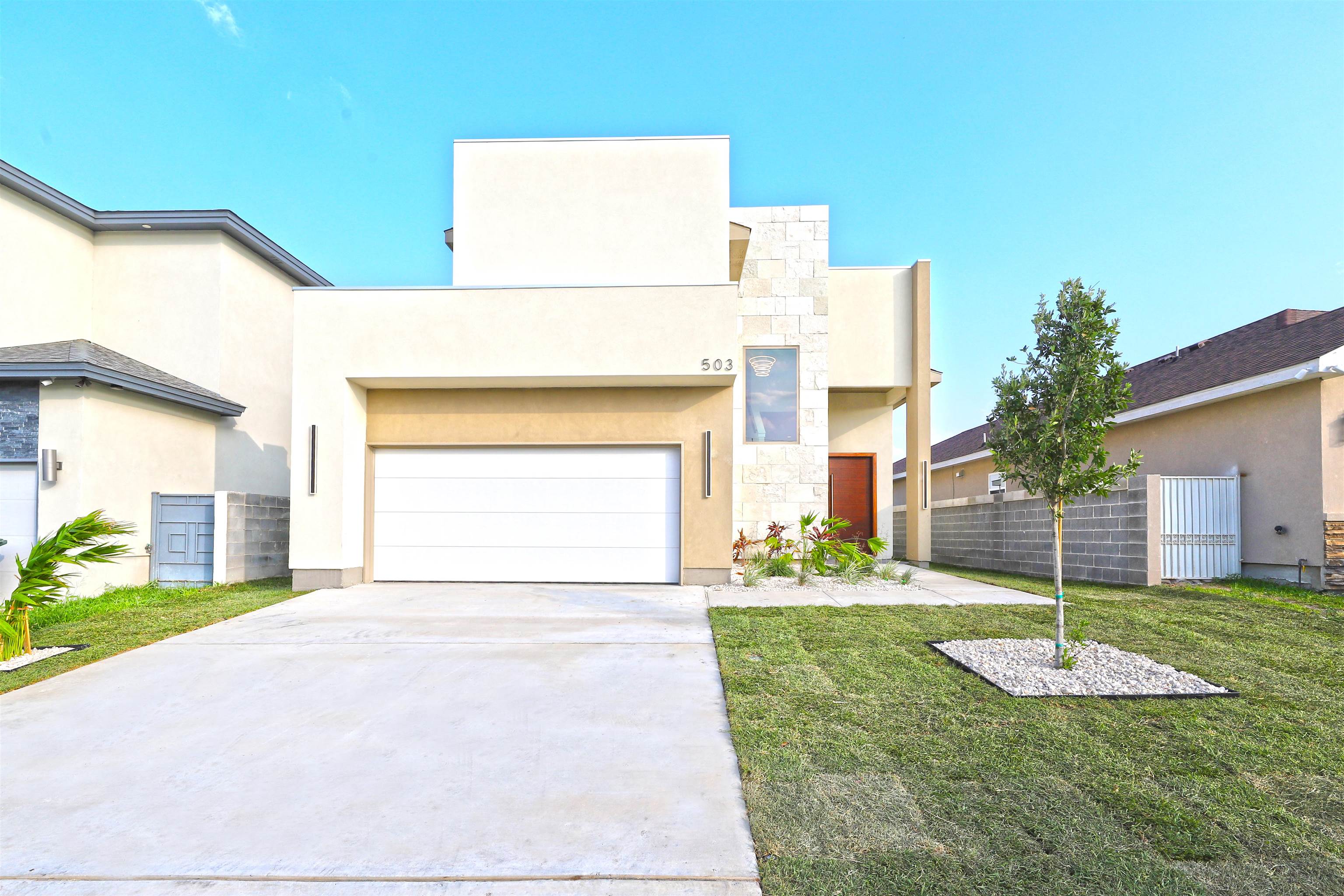 503 Prado Dr Property Photo 1