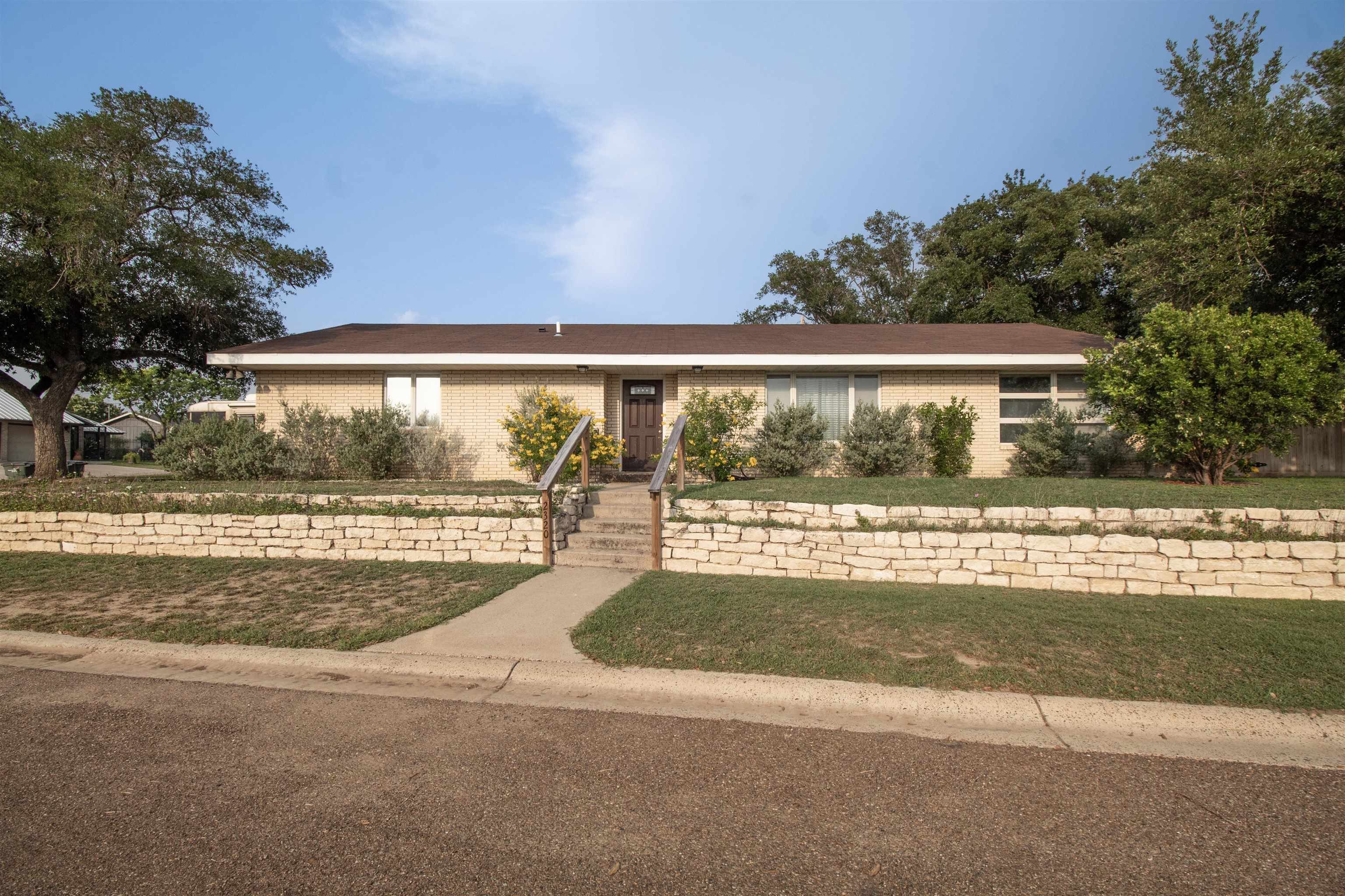 2320 Lago Vista Dr. Property Photo 1