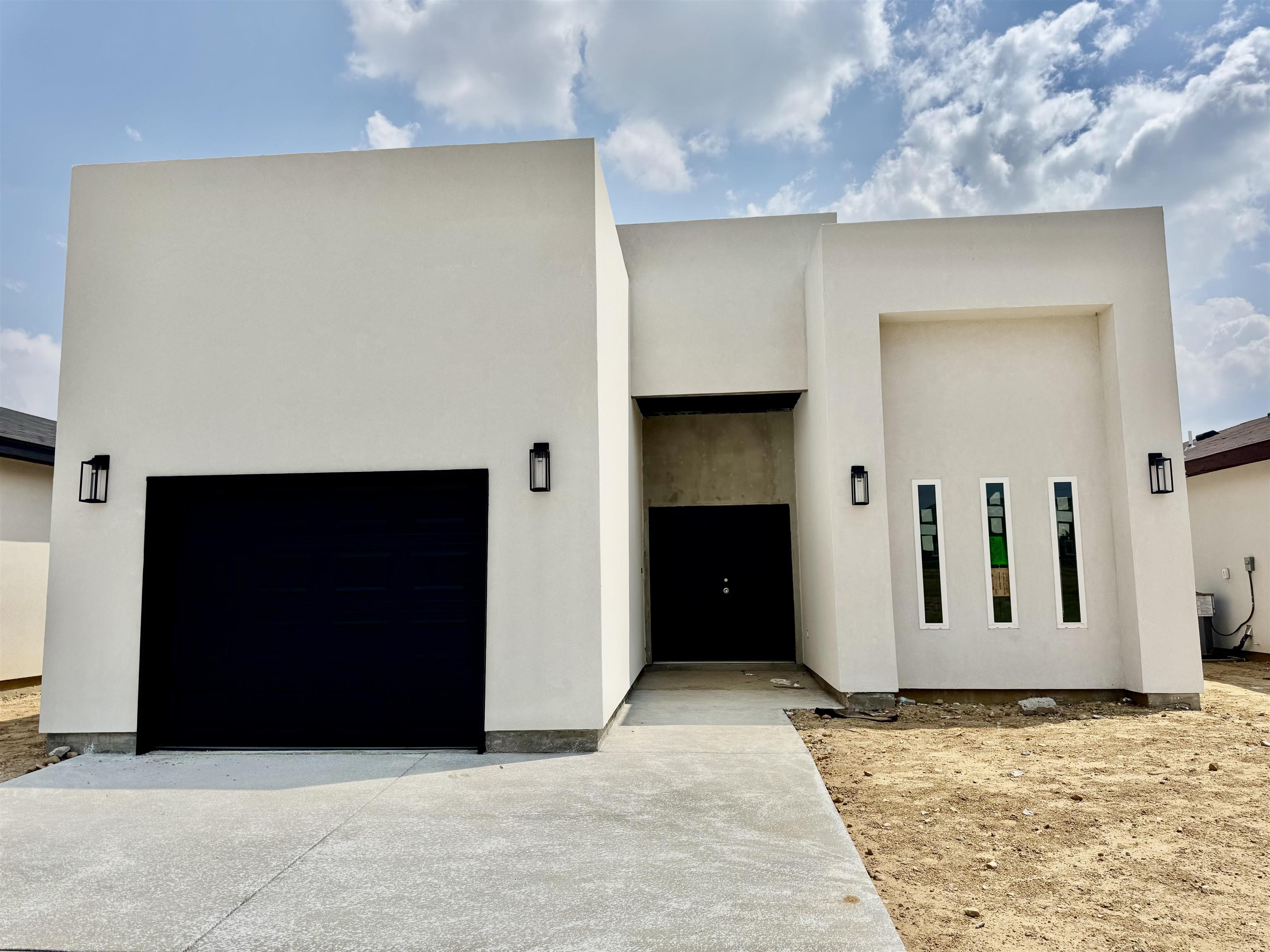 209 Lusitano Dr. Property Photo 1