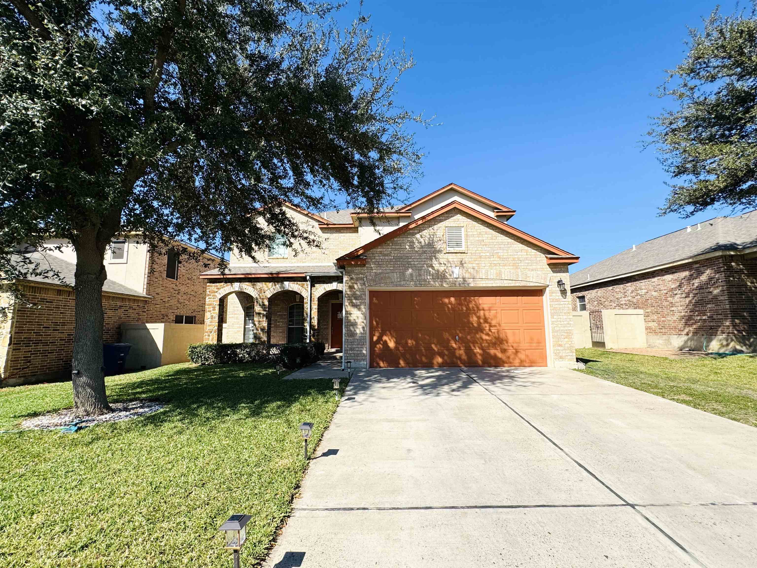 330 Kahlo Lp Property Photo 1