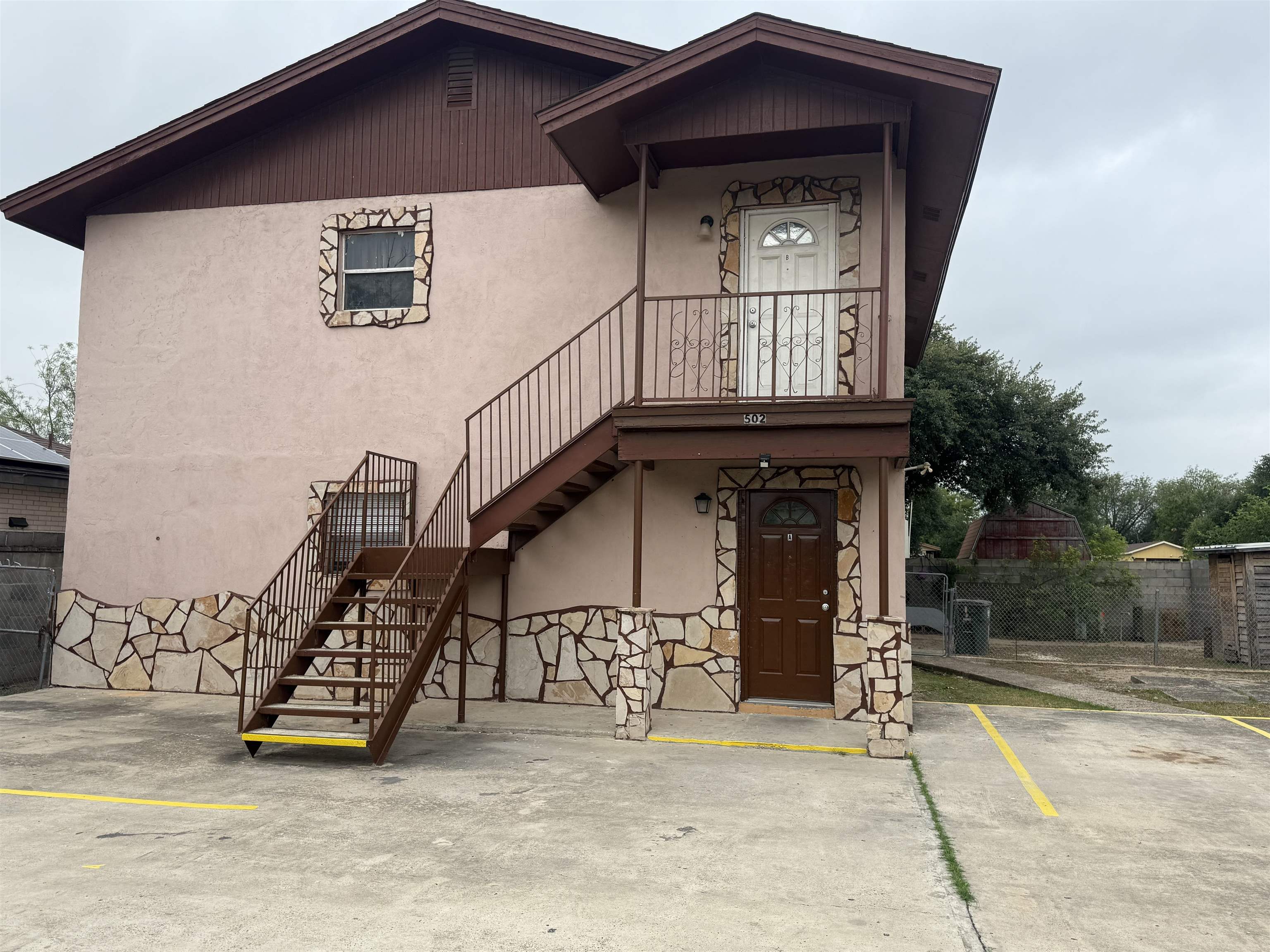 502 El Monte Loop