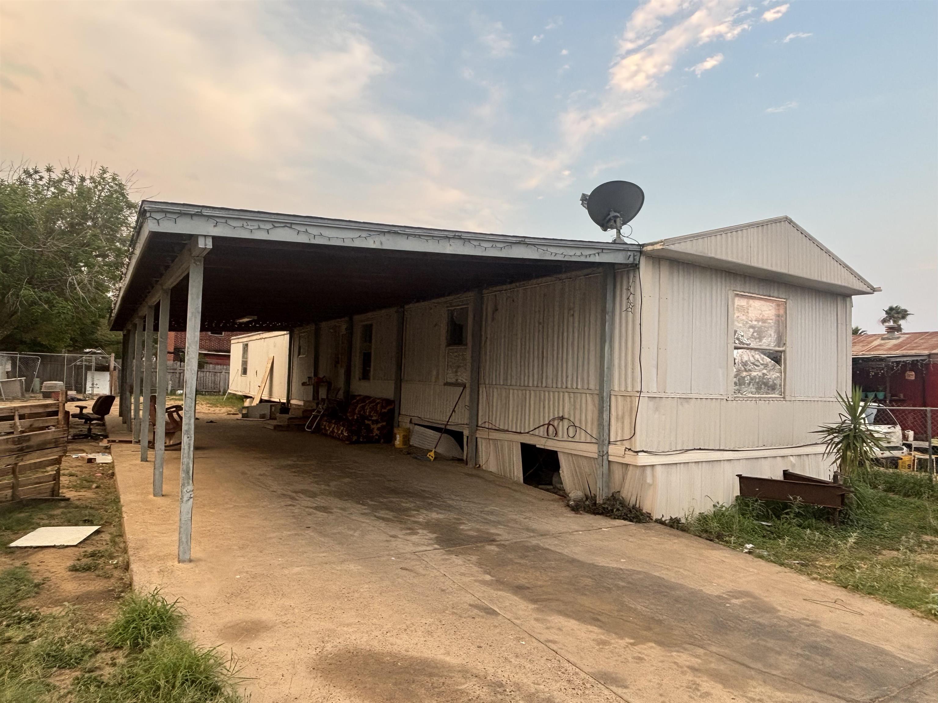 5327 Ramirez Dr