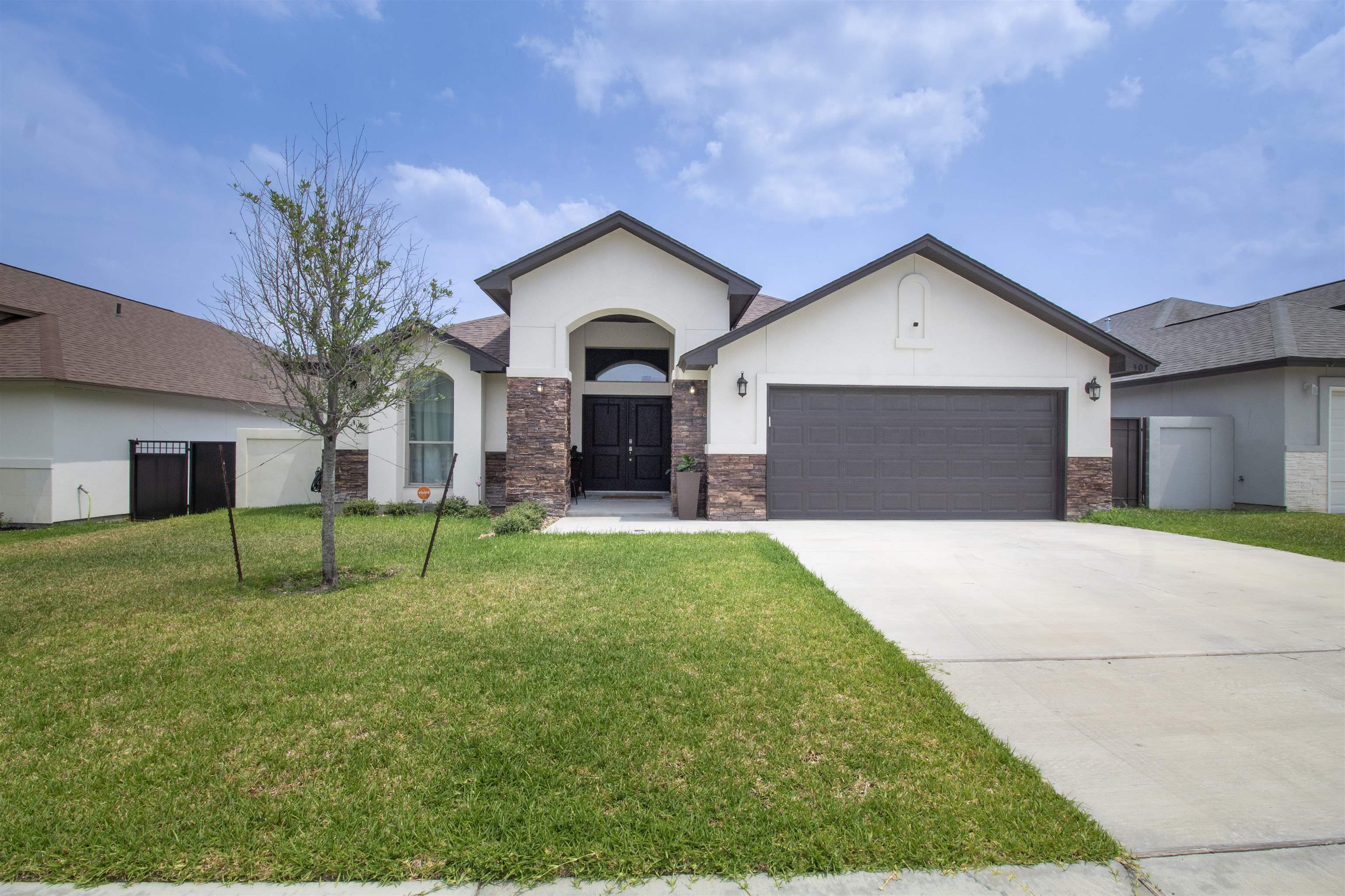 Undefined Property Photo 1