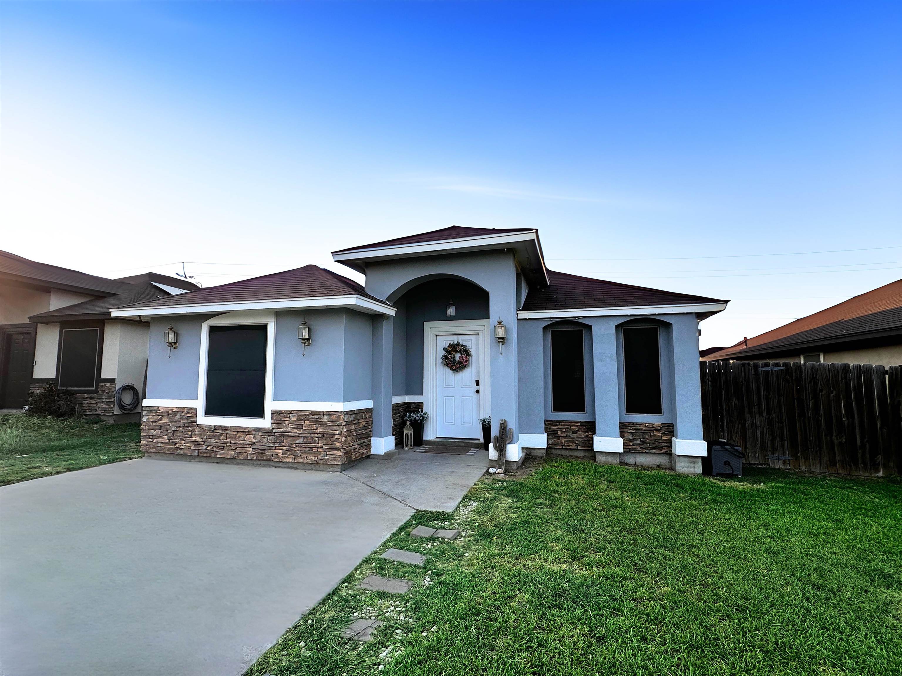 4312 Alexis Dr Property Photo 1