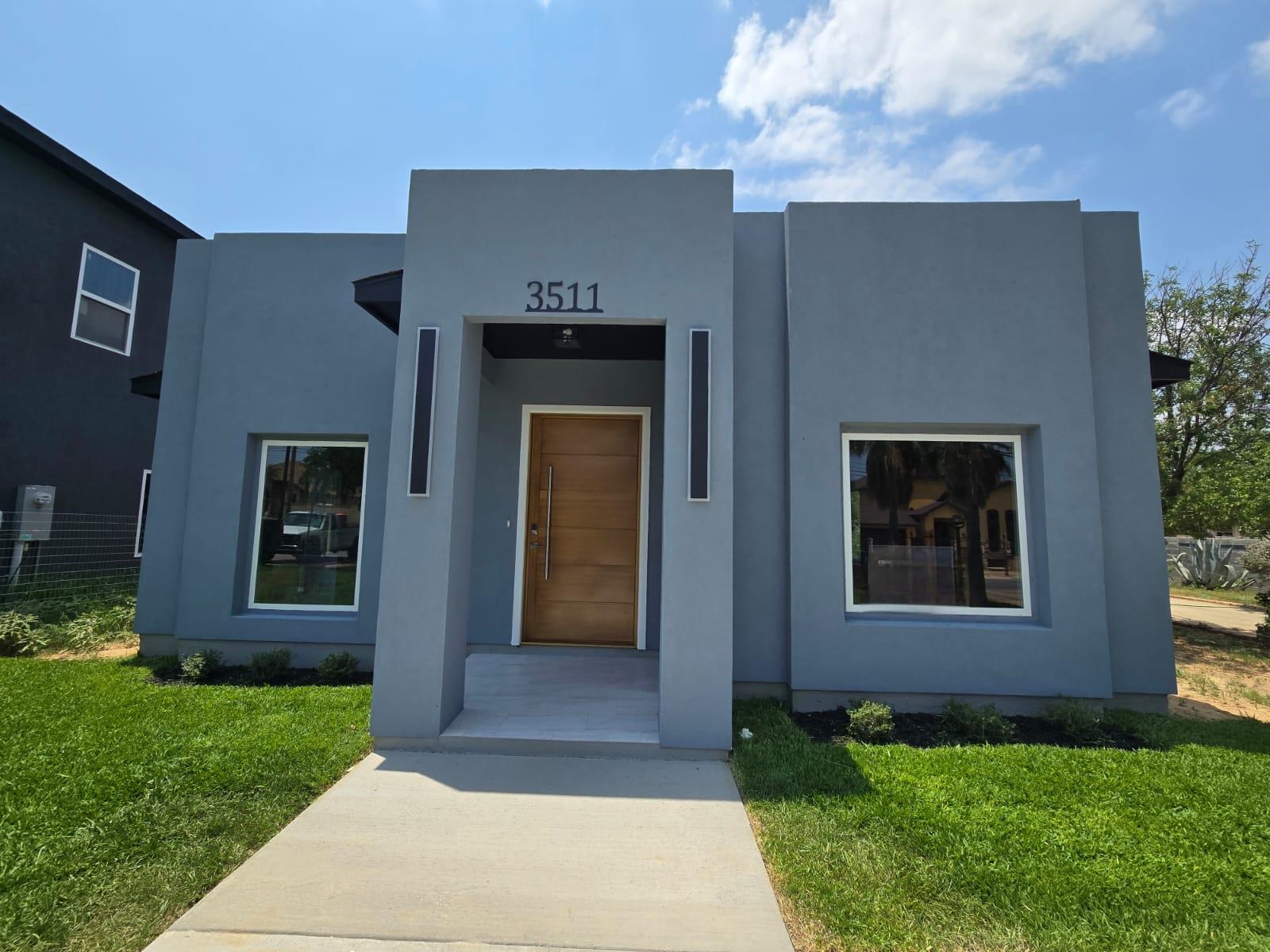 3511 Pine St Property Photo 1