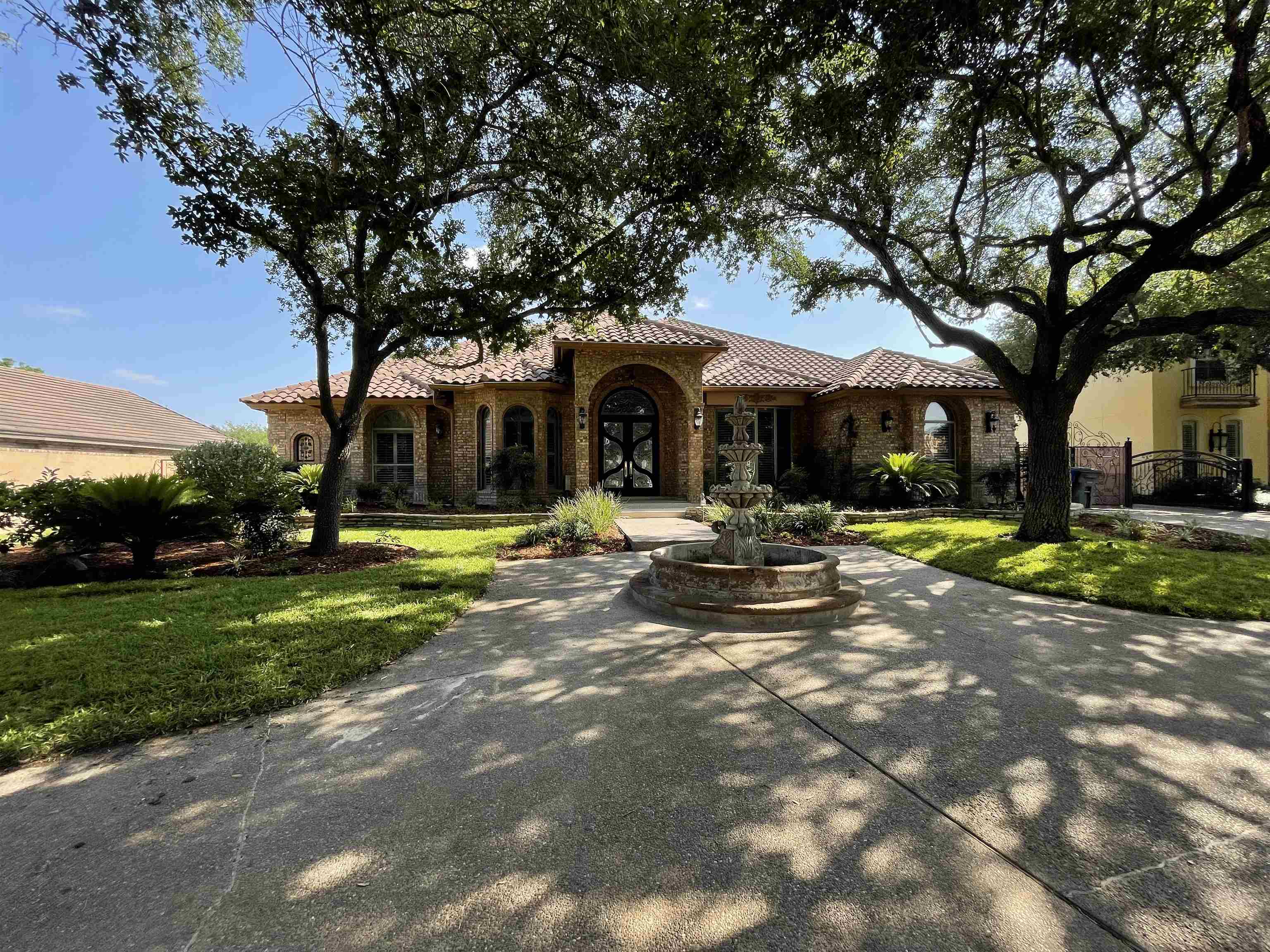 3114 Fair Oaks Dr Property Photo 1
