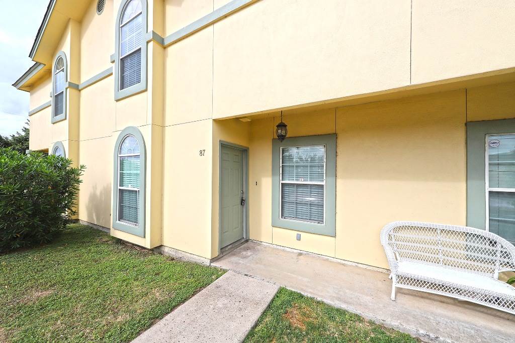 1000 Ranchway Dr Property Photo 1