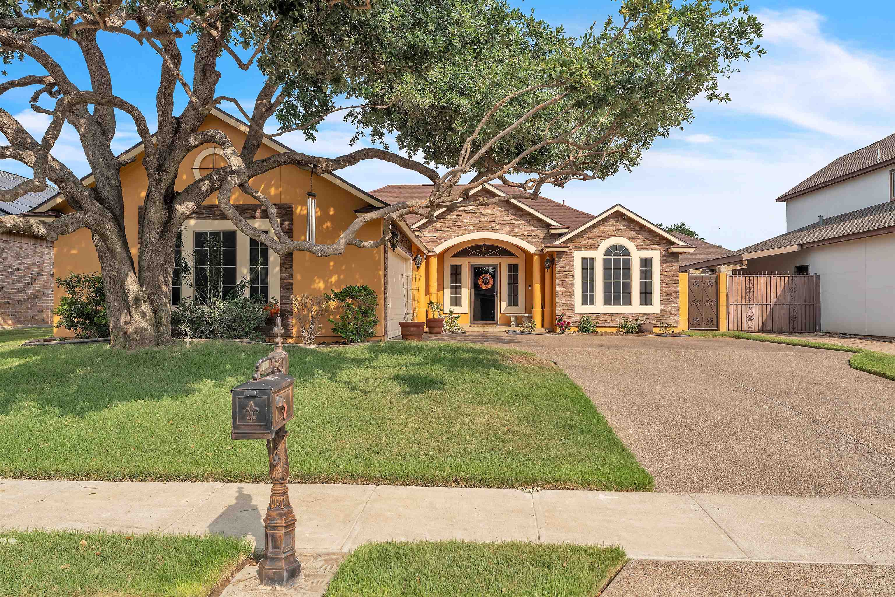 10121 Caballo Dr Property Photo 1