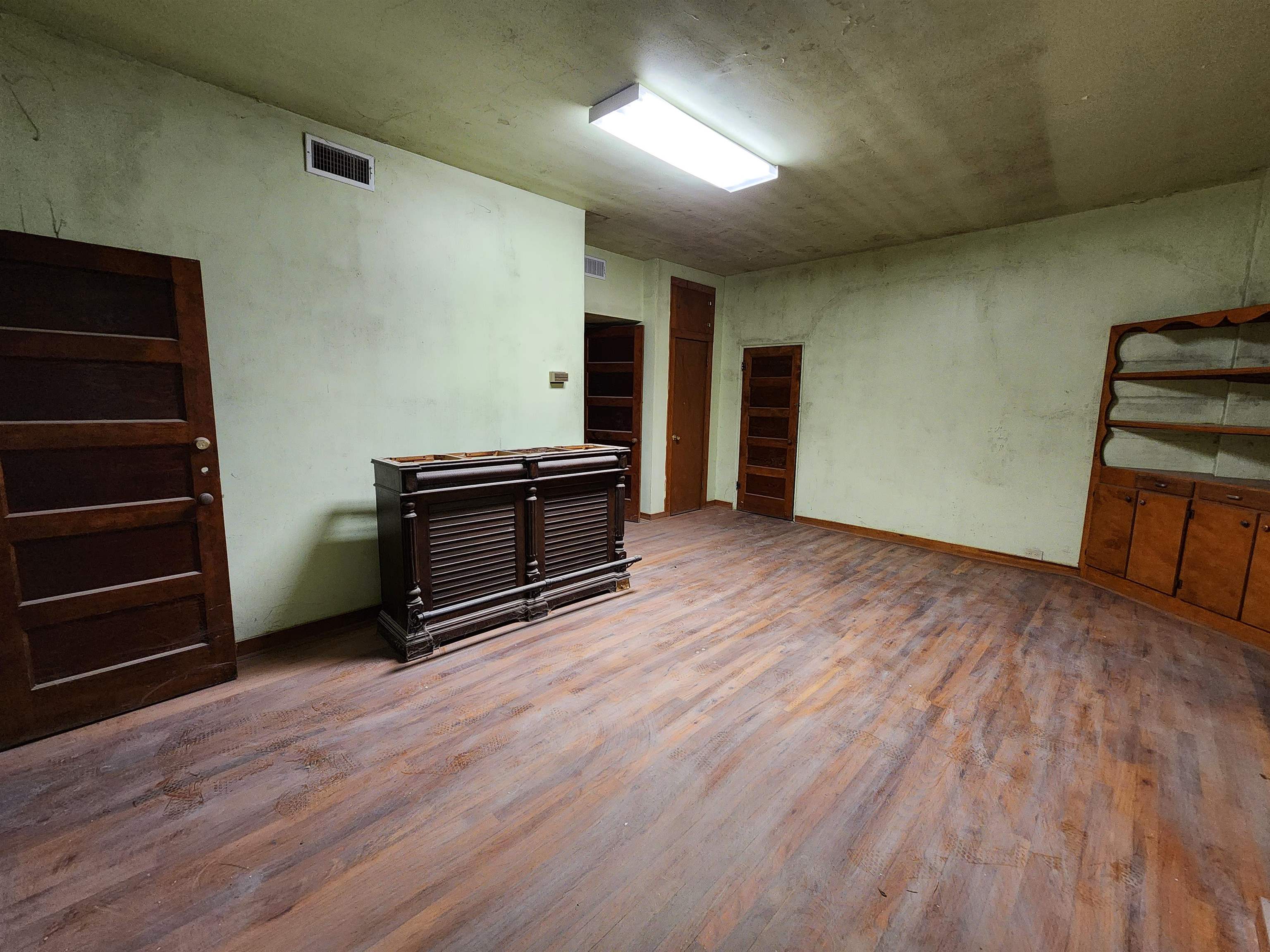 Avenue D Property Photo 7