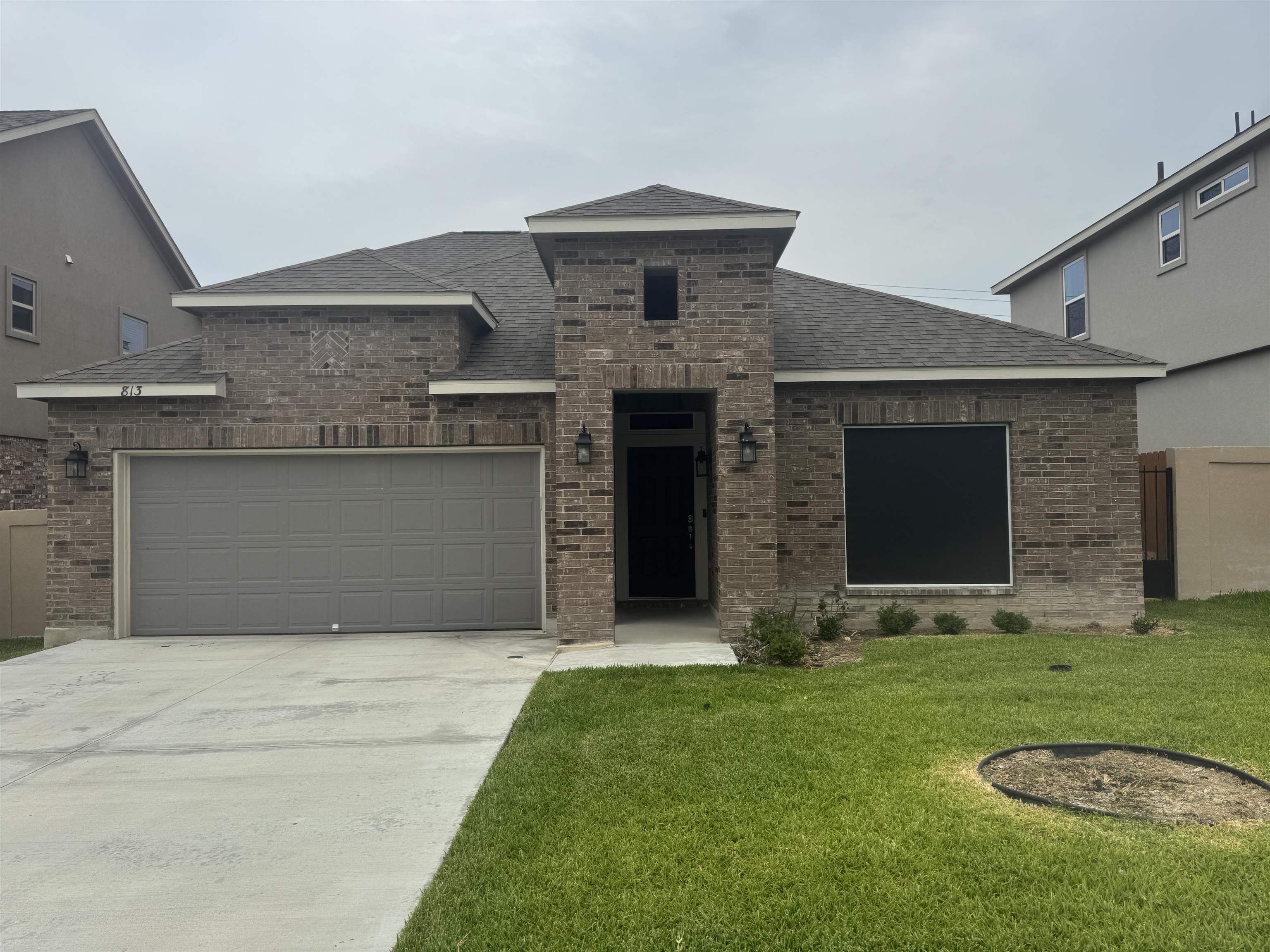813 Pausa Dr. Property Photo 1
