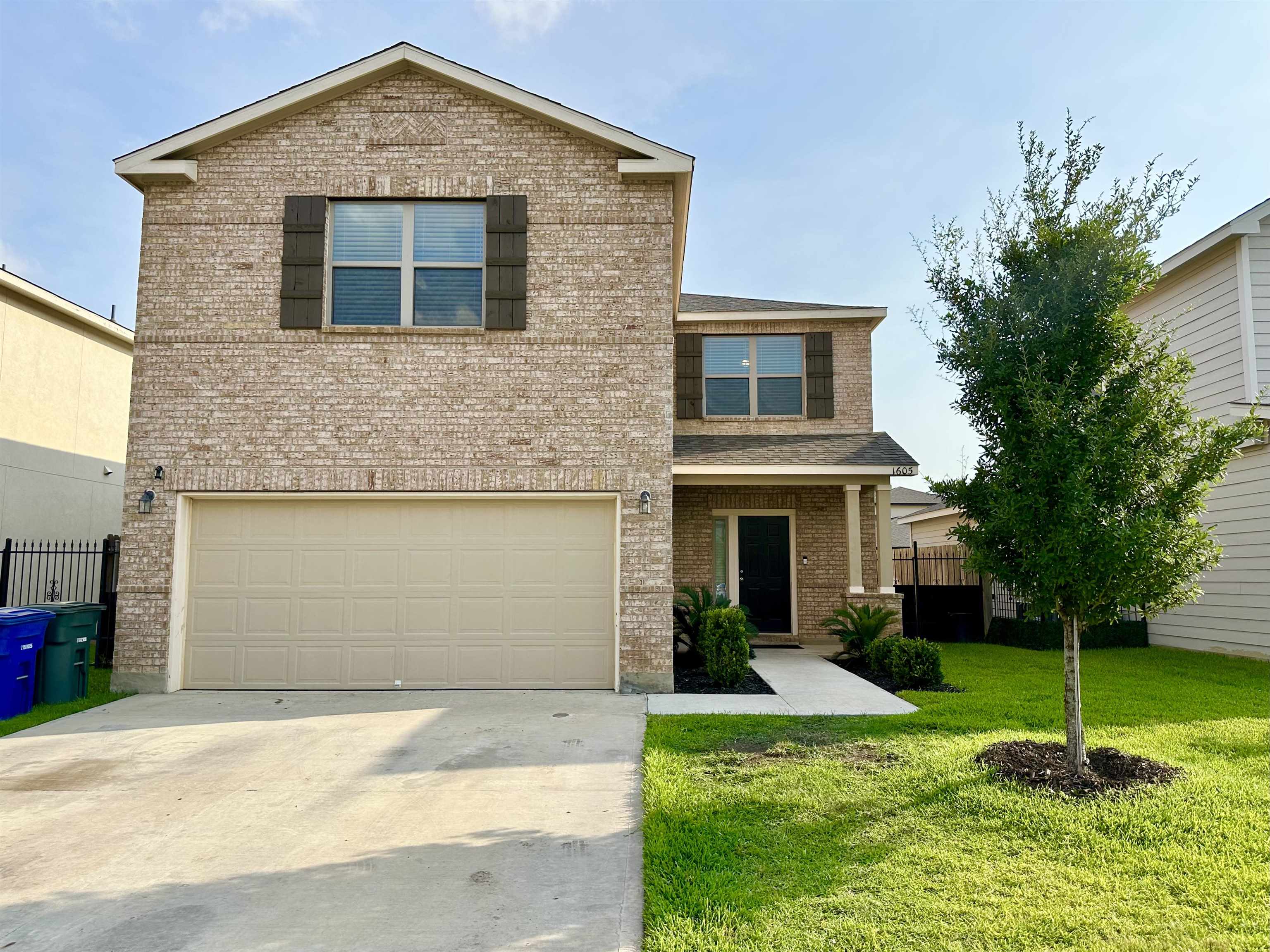 1605 Sambar Lp Property Photo 1