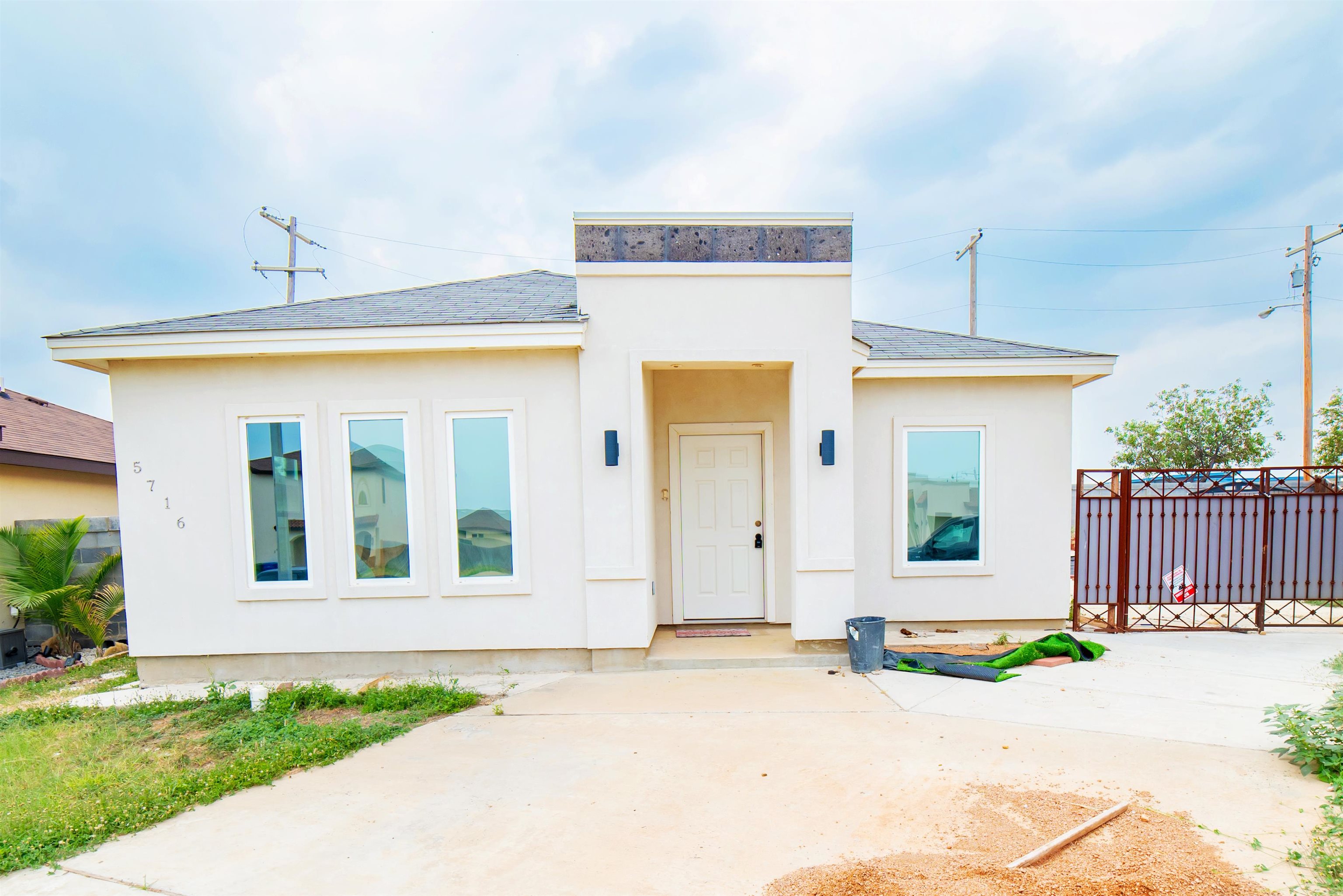 5716 Moses Lp. Property Photo 1