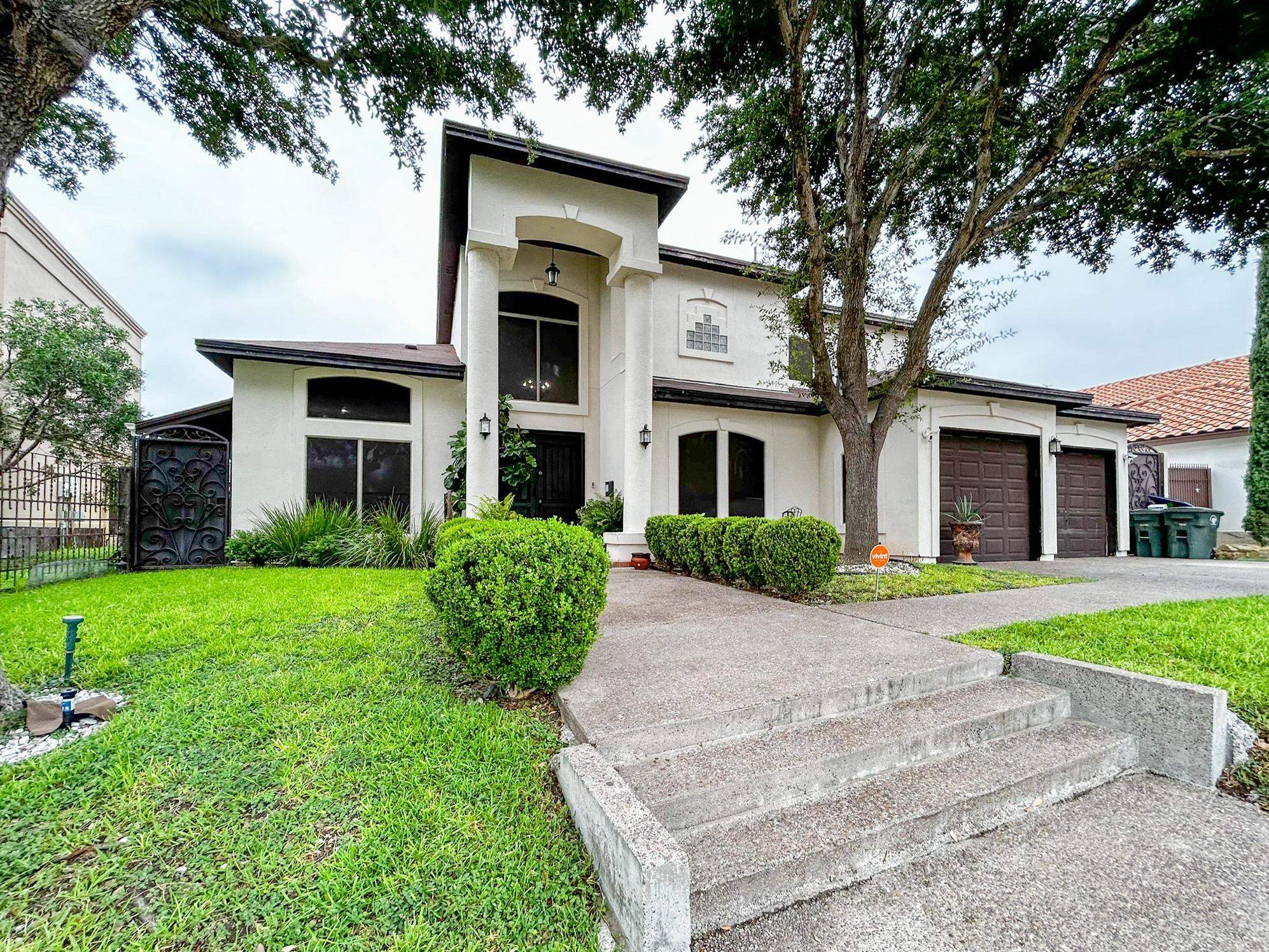 133 Lake Chapala Rd Property Photo 1