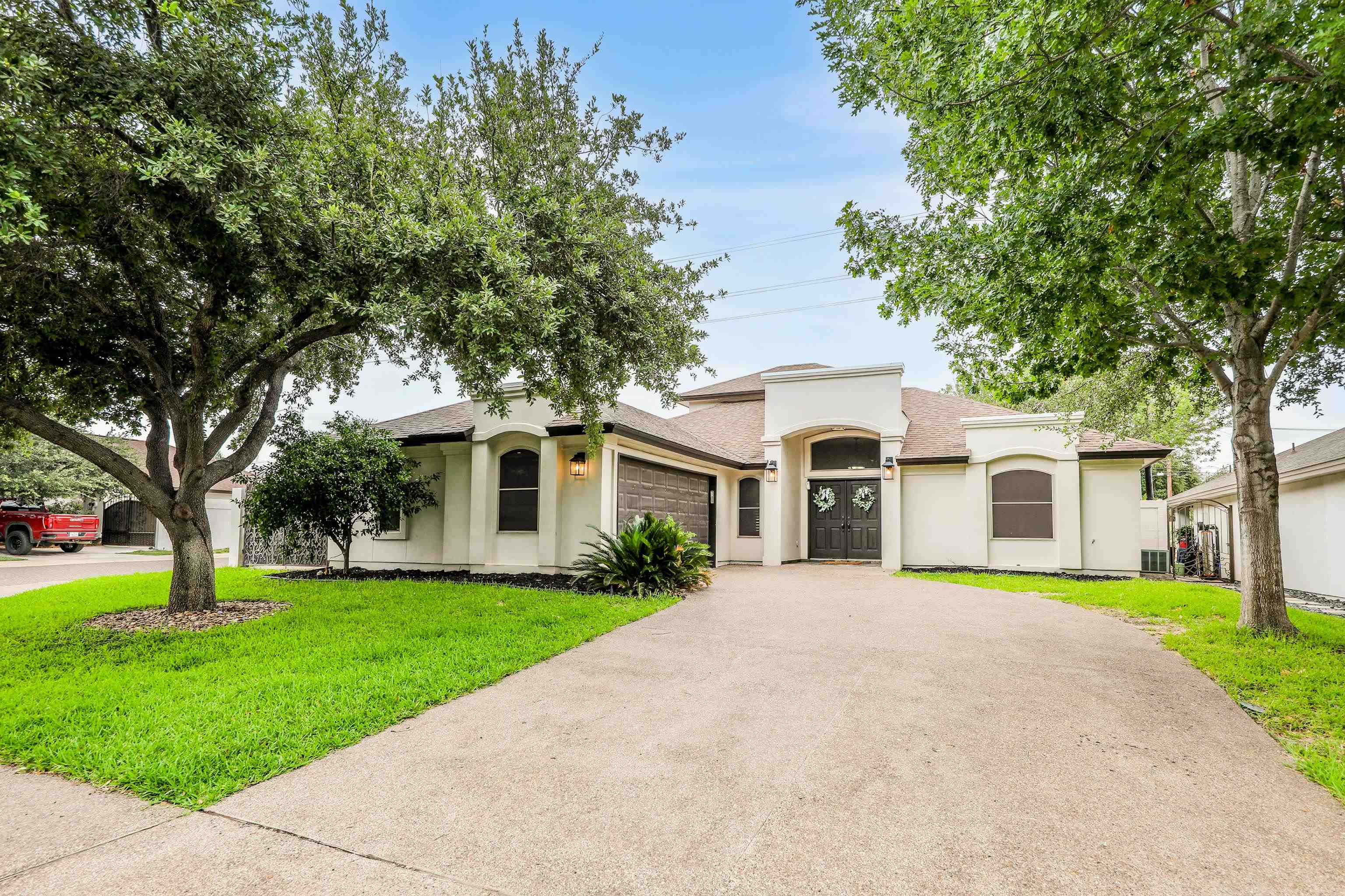 8741 Jerry Loop Property Photo 1