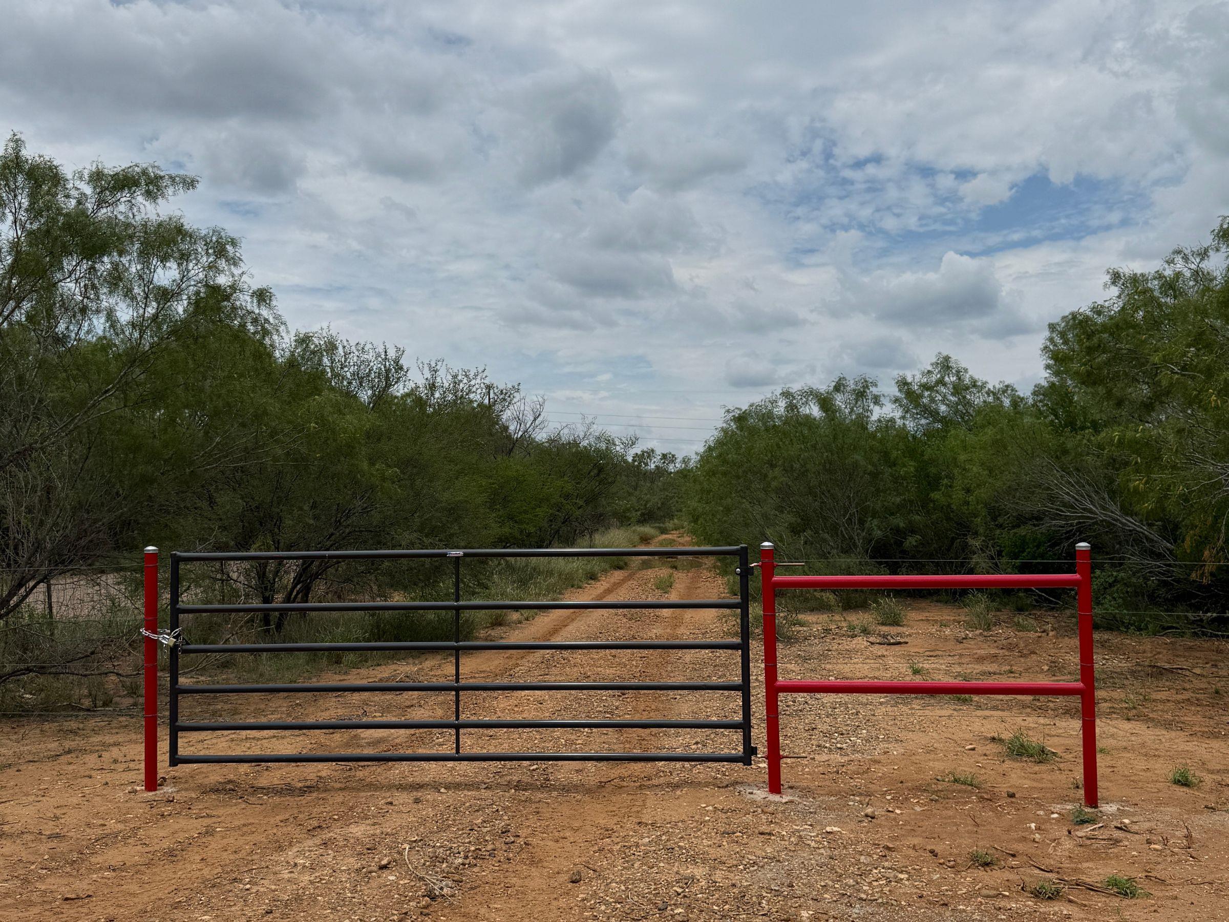Undefined Property Photo 1