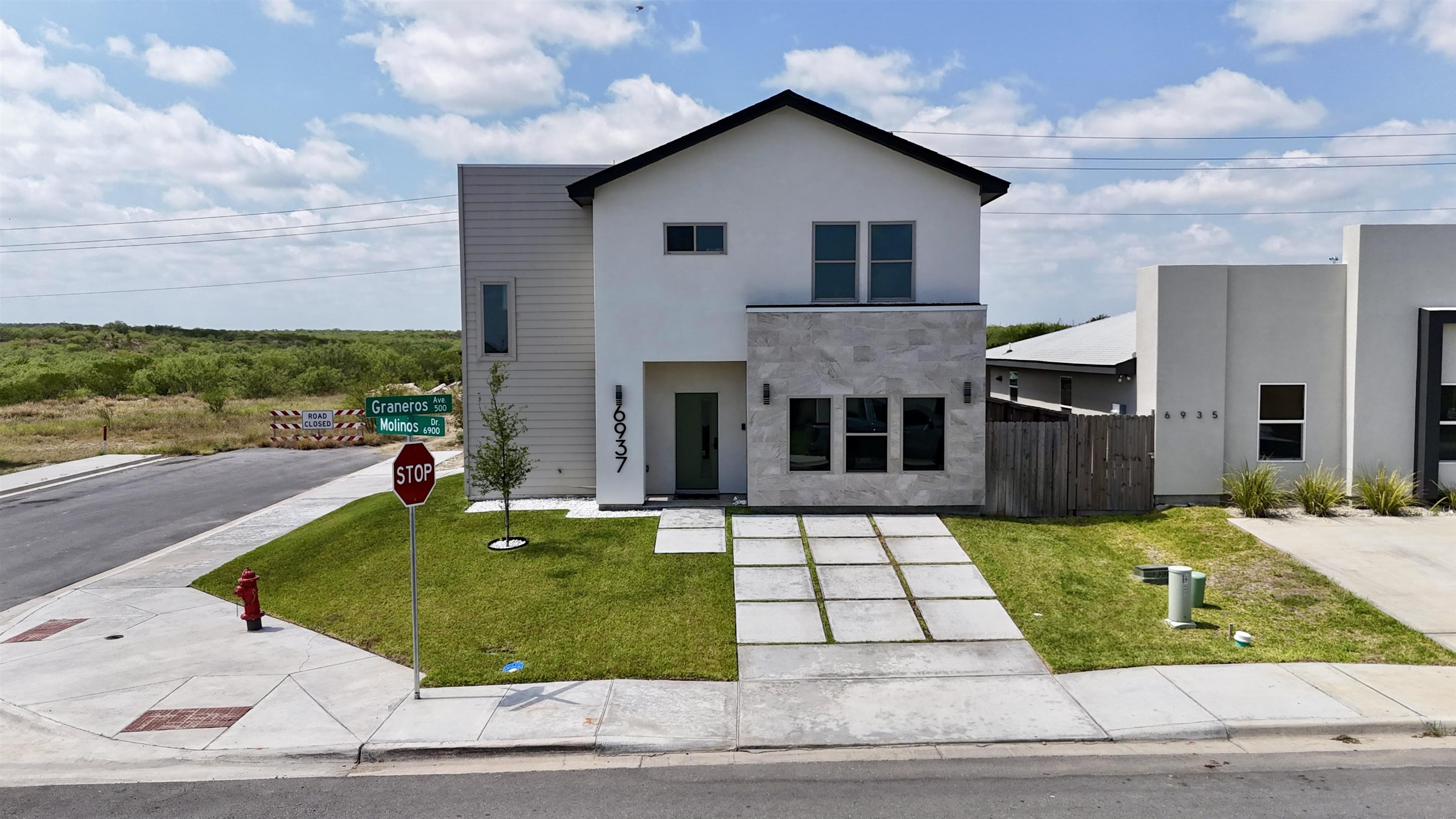 6937 Molinos Dr Property Photo 1