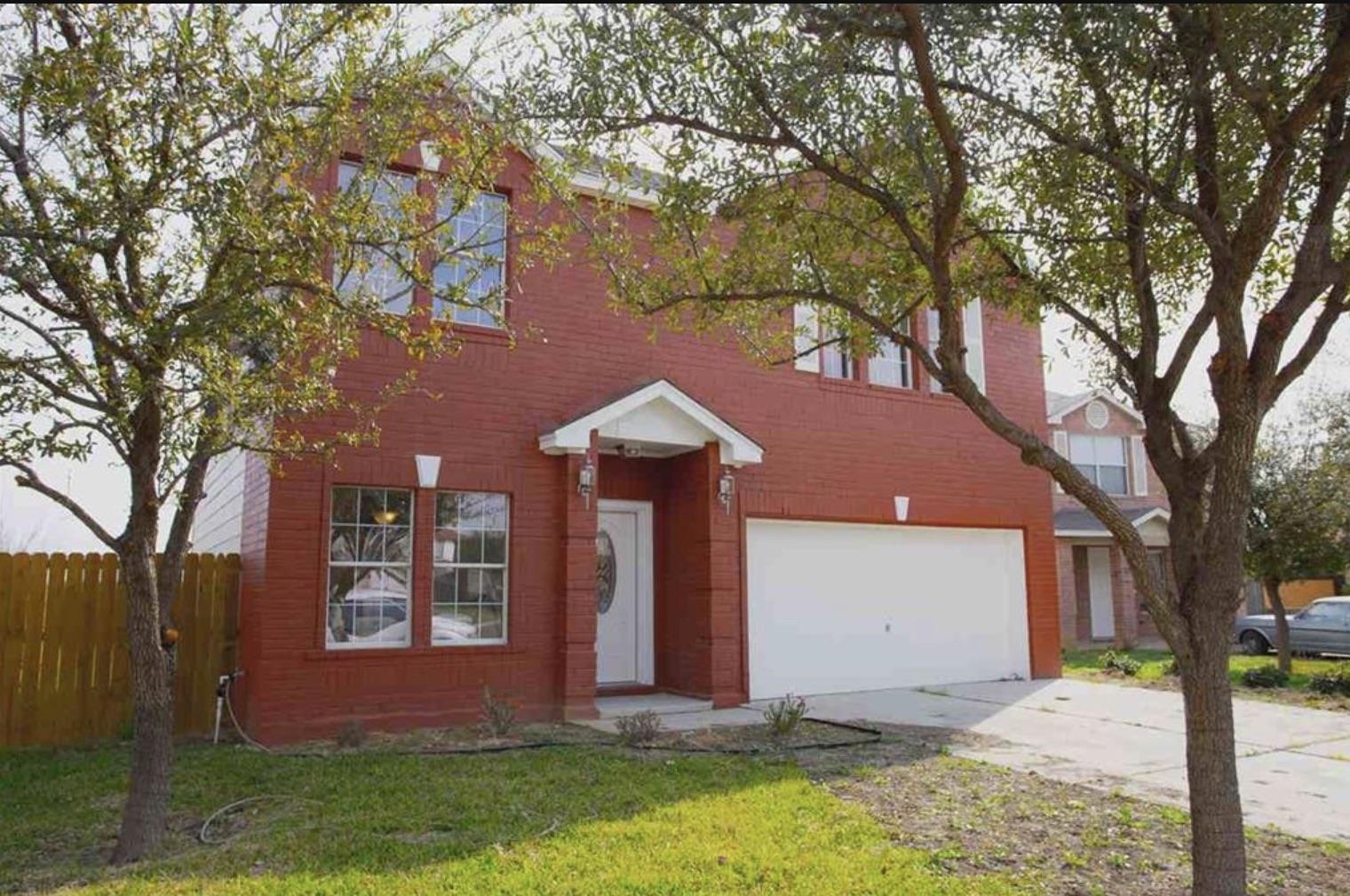 2117 Mallorca Dr Property Photo 1