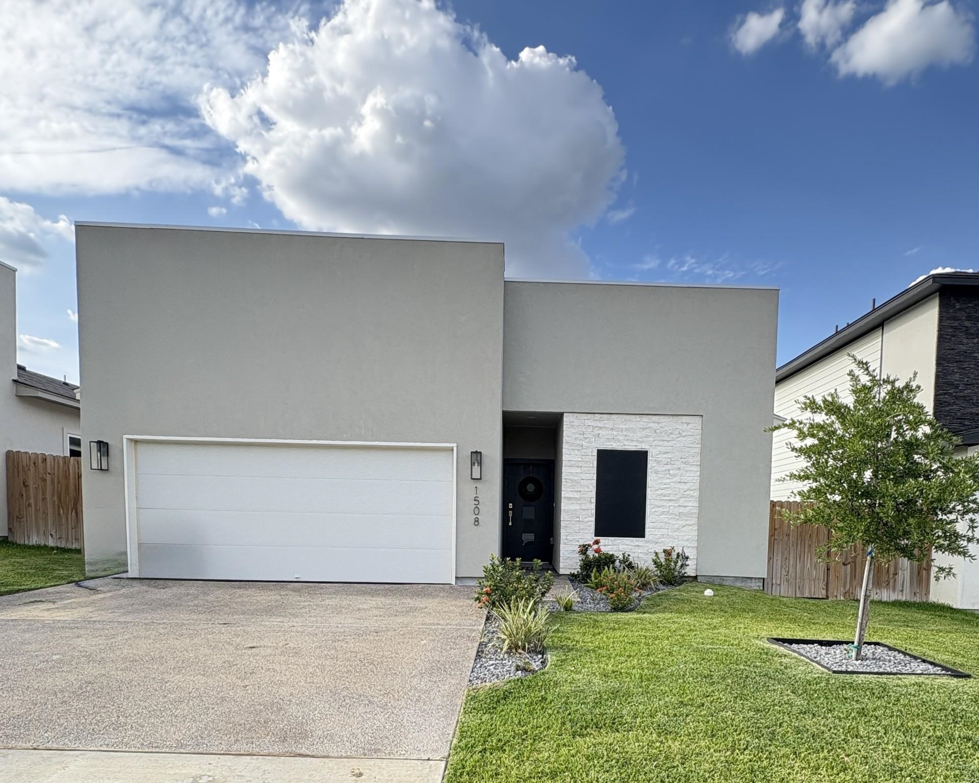 1508 Hebilla Ln. Property Photo 1