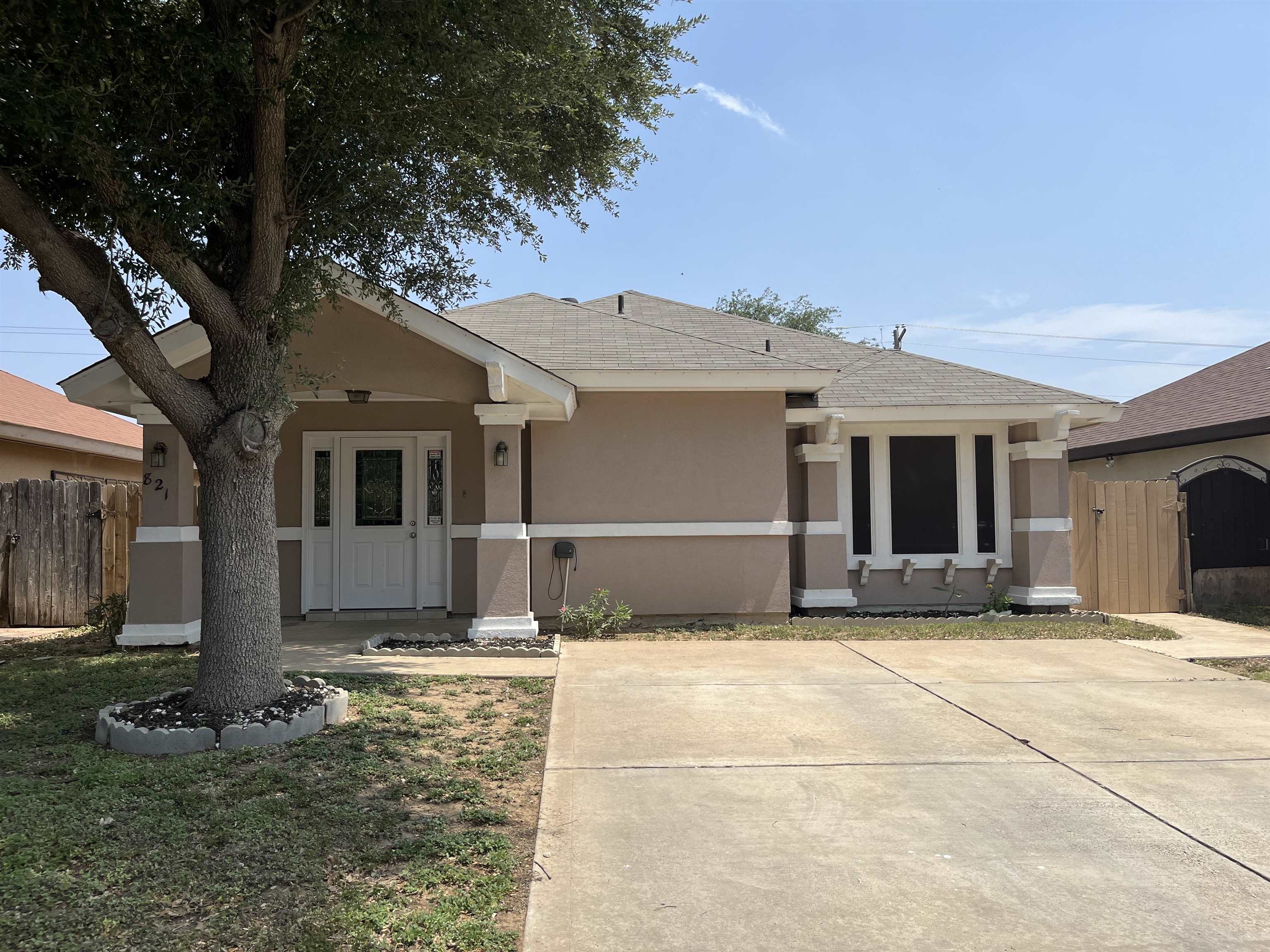 821 Chalan Dr Property Photo 1