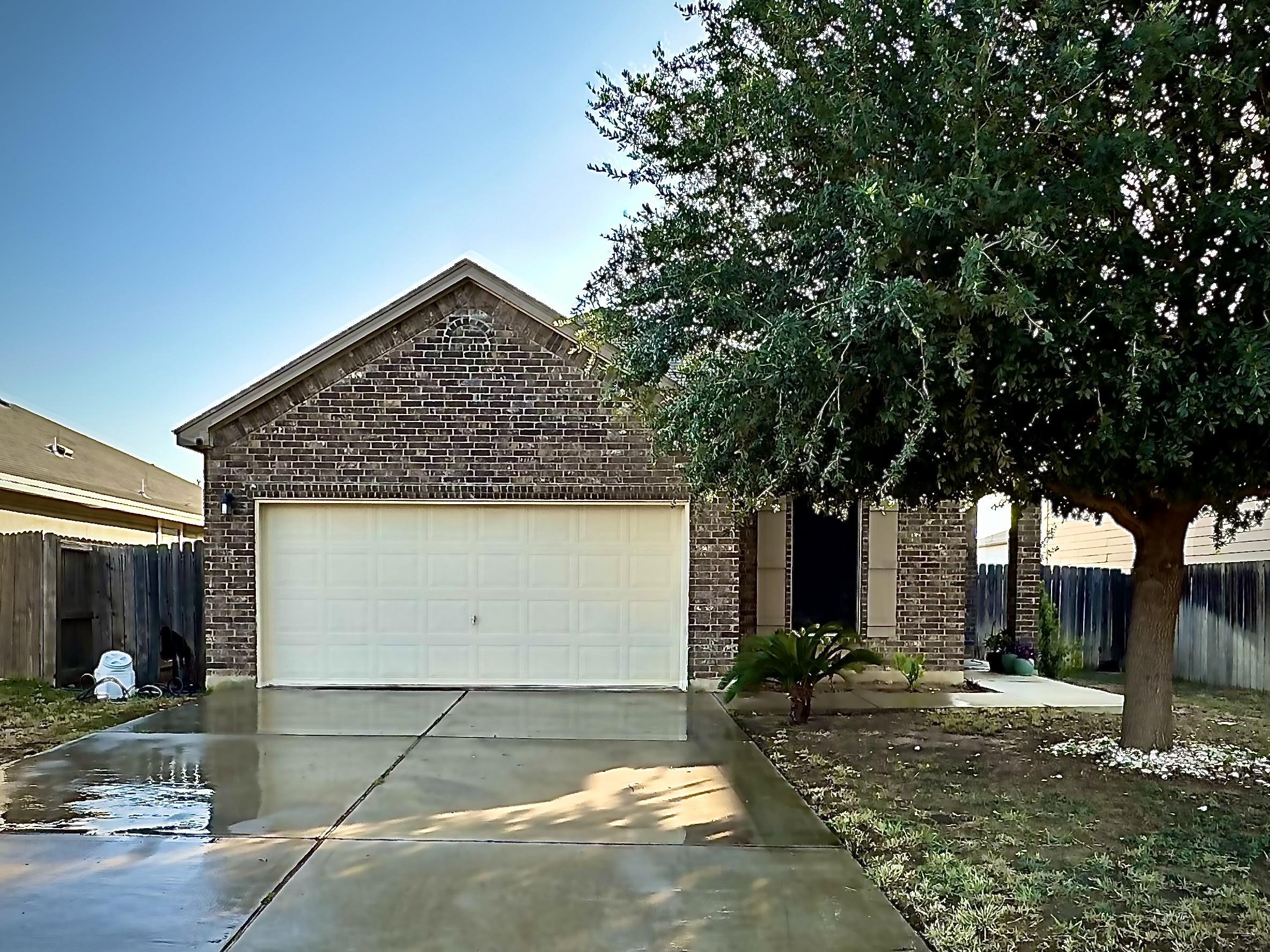 1618 Padre Island Ct Property Photo 1
