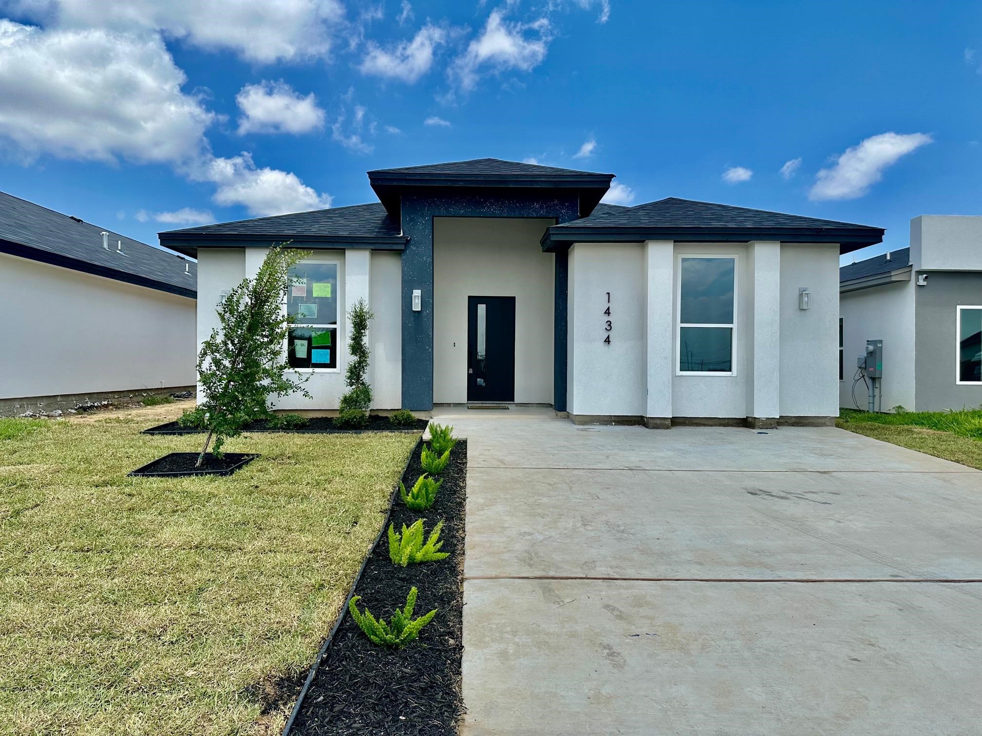 1434 El Caporal Dr. Property Photo 1