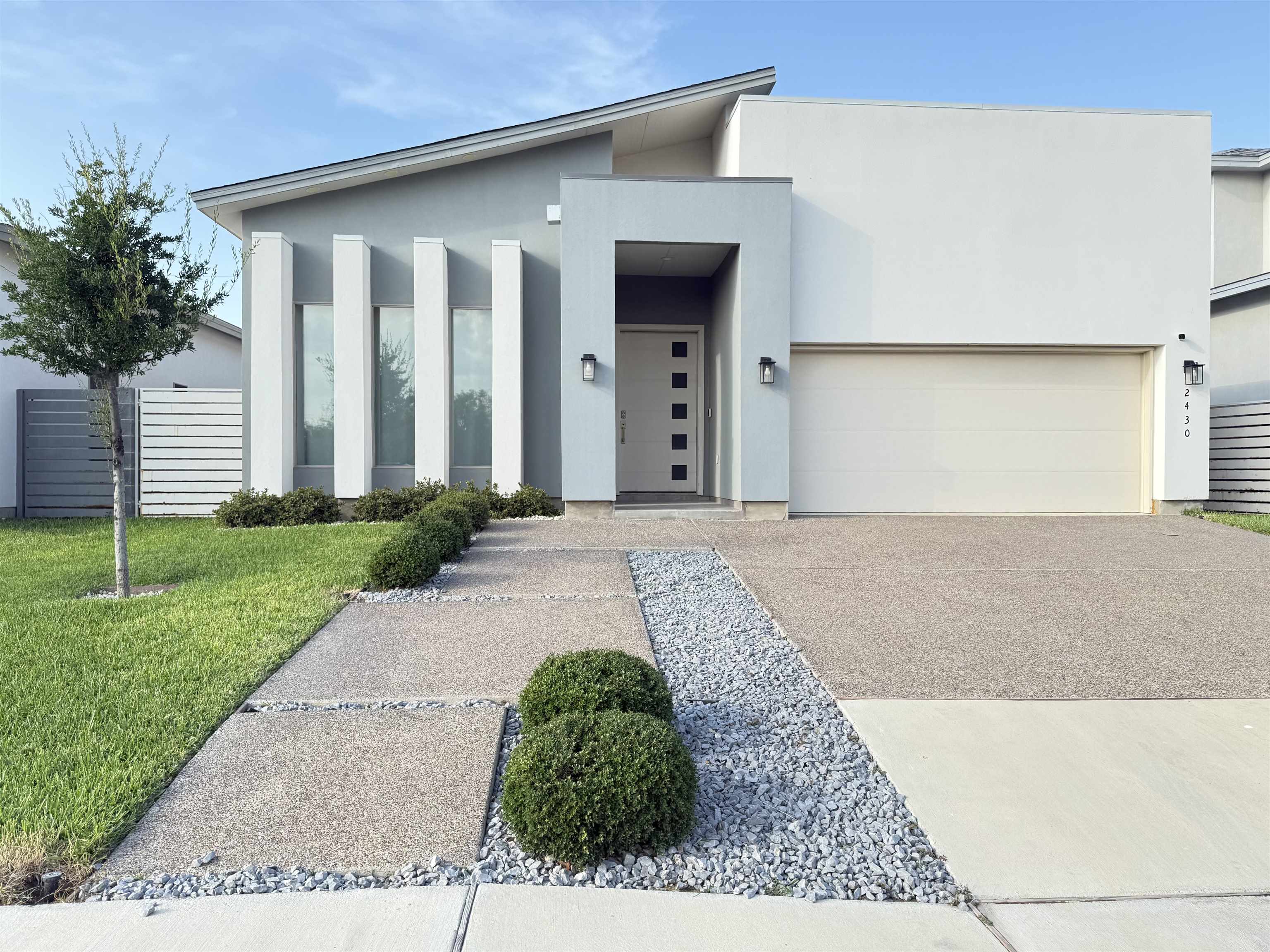 2430 Messi St. Property Photo 1