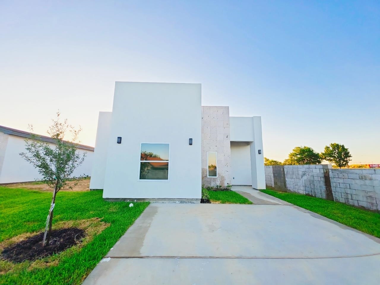 5317 General Franco Dr Property Photo 1