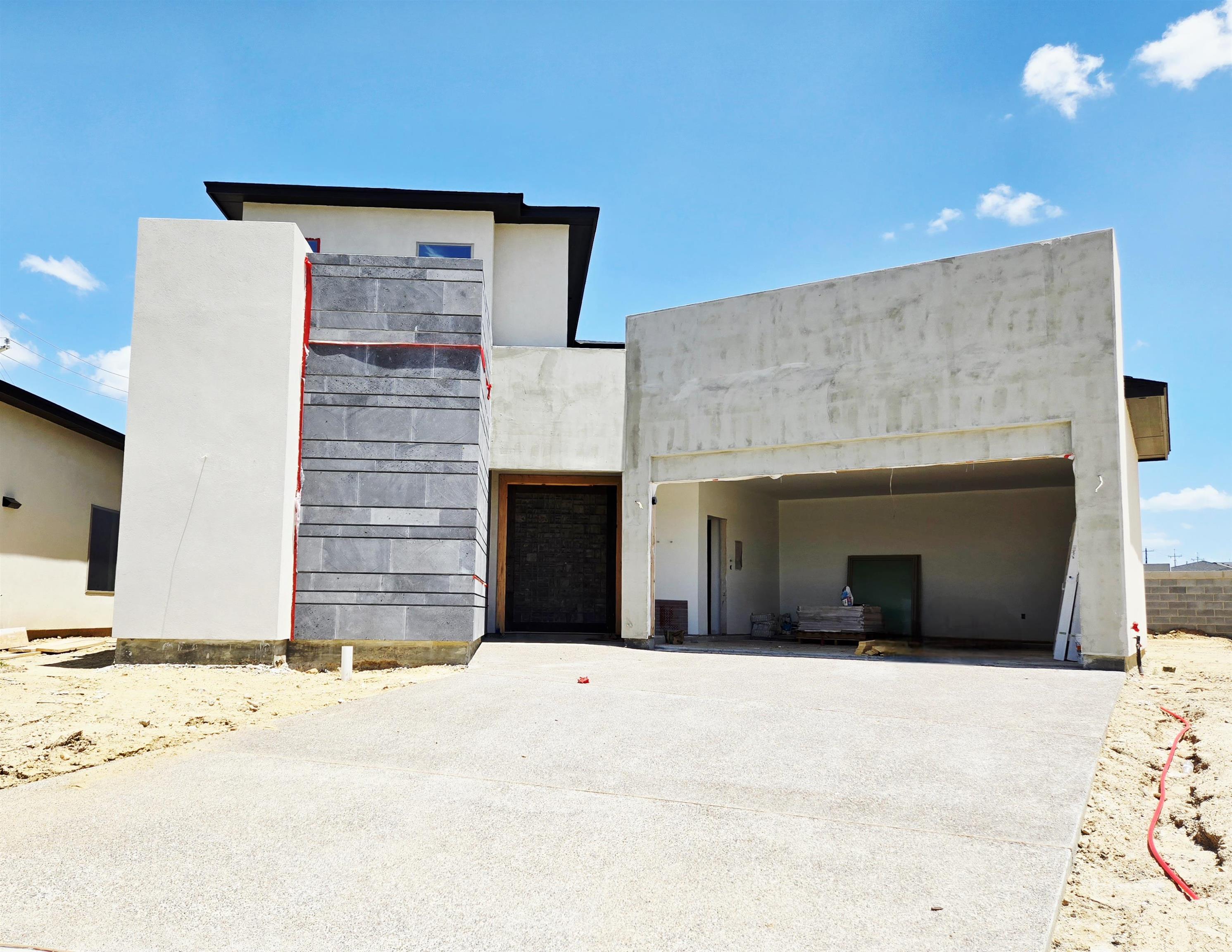 1110 Noyola Loop Property Photo 1