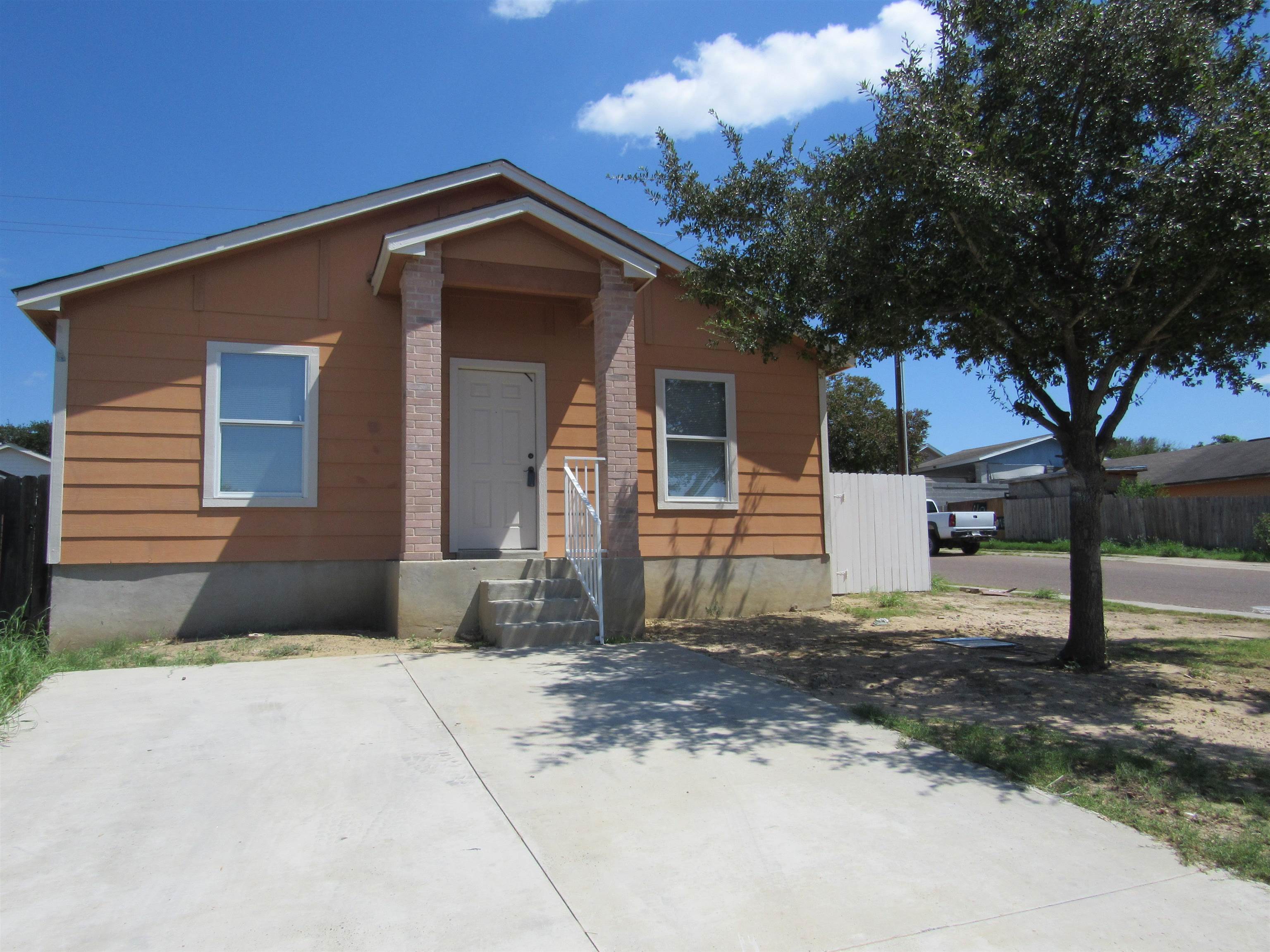 335 Red Fish Dr Property Photo 1