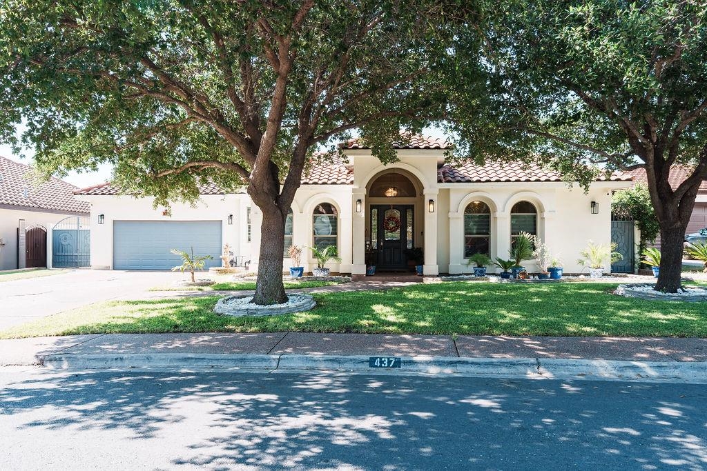437 Emerald Lake Dr