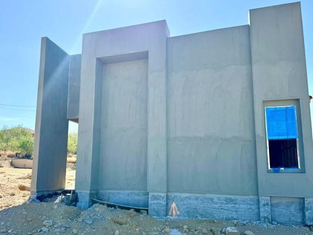 5041 Los Caballos Lp. Property Photo 1