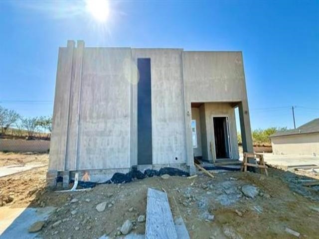 5049 Los Caballos Lp. Property Photo 1