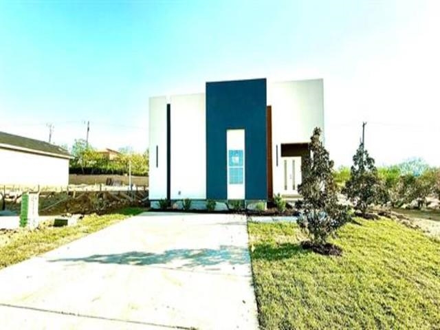 5045 Los Caballos Lp. Property Photo 1