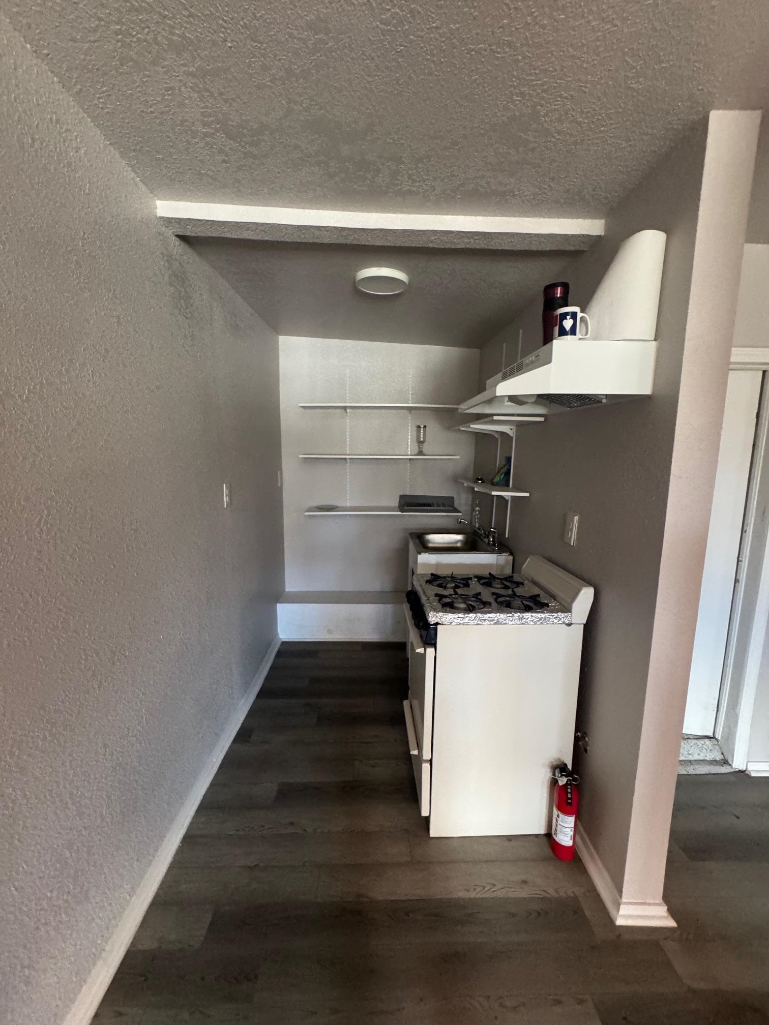 520 Hidalgo St 1 Property Photo 8