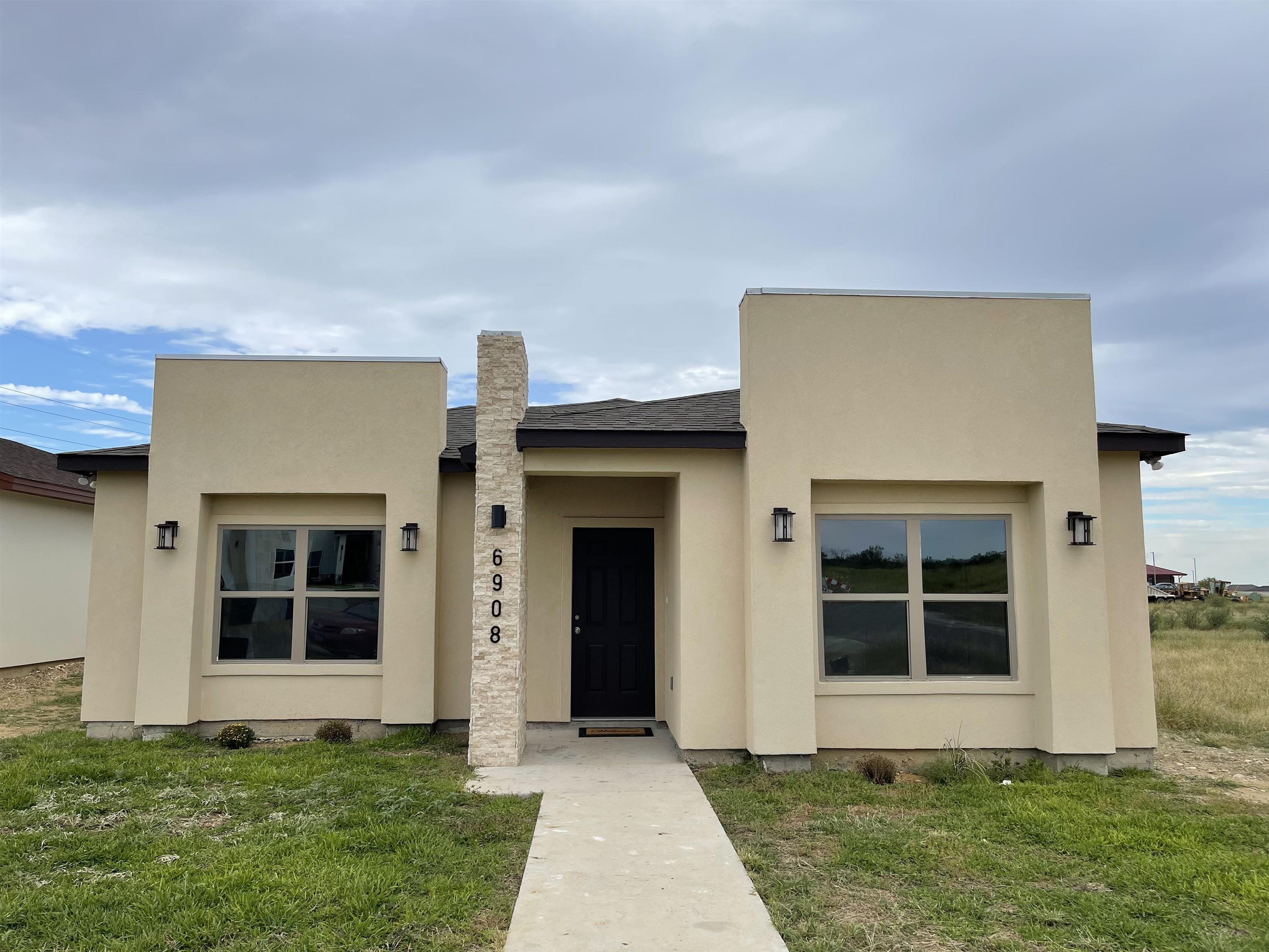 6908 Molinos Dr Property Photo 1
