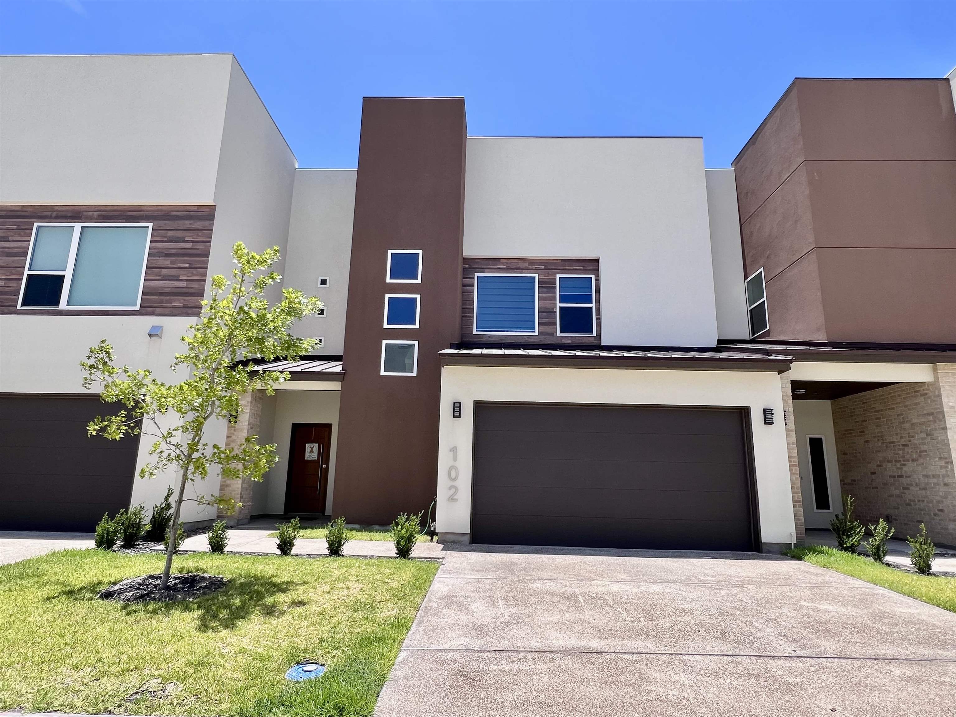9653 Mcpherson Rd Property Photo 1