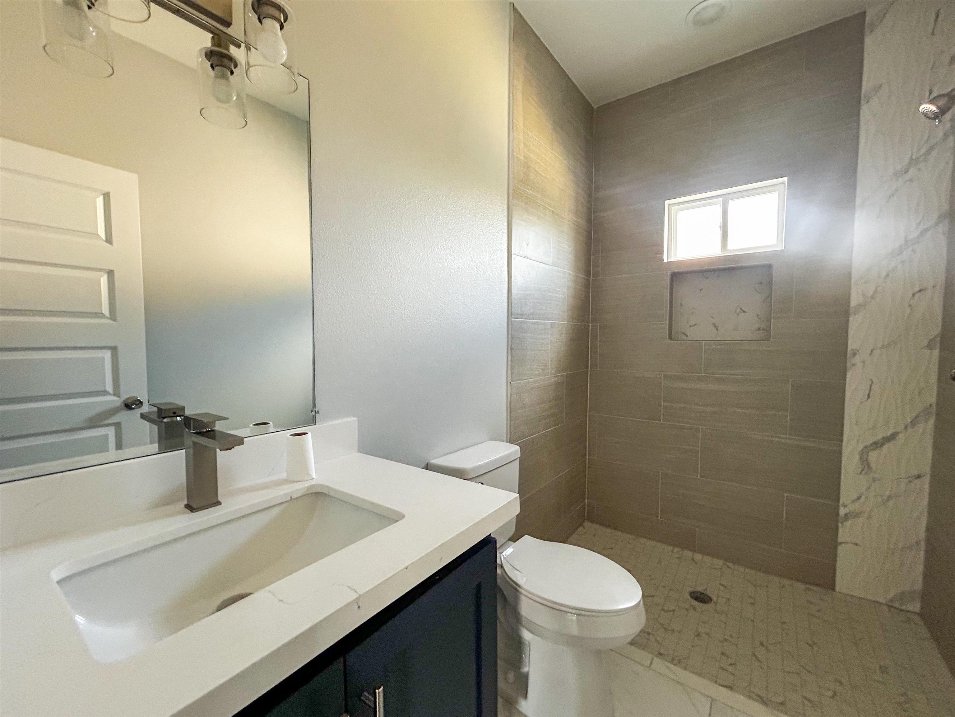 615 E Lane St 1 Property Photo 11