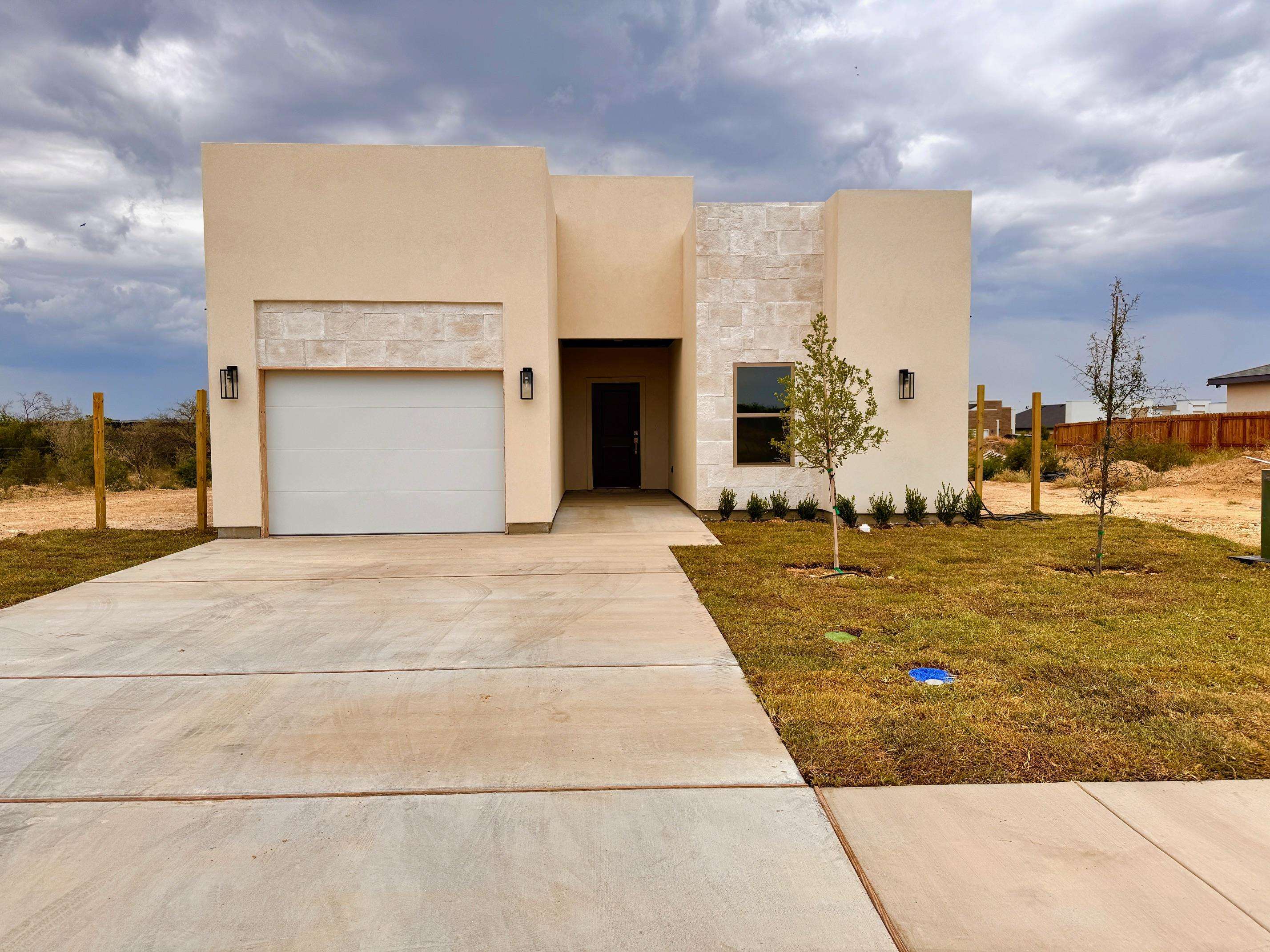 6702 El Freno Property Photo 1