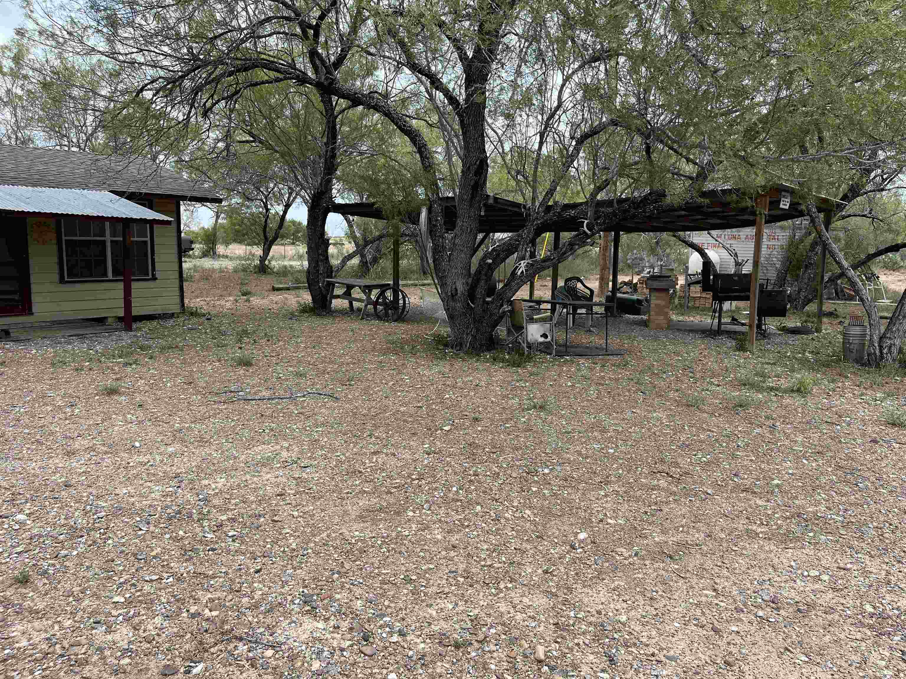 952 Martinena Rd