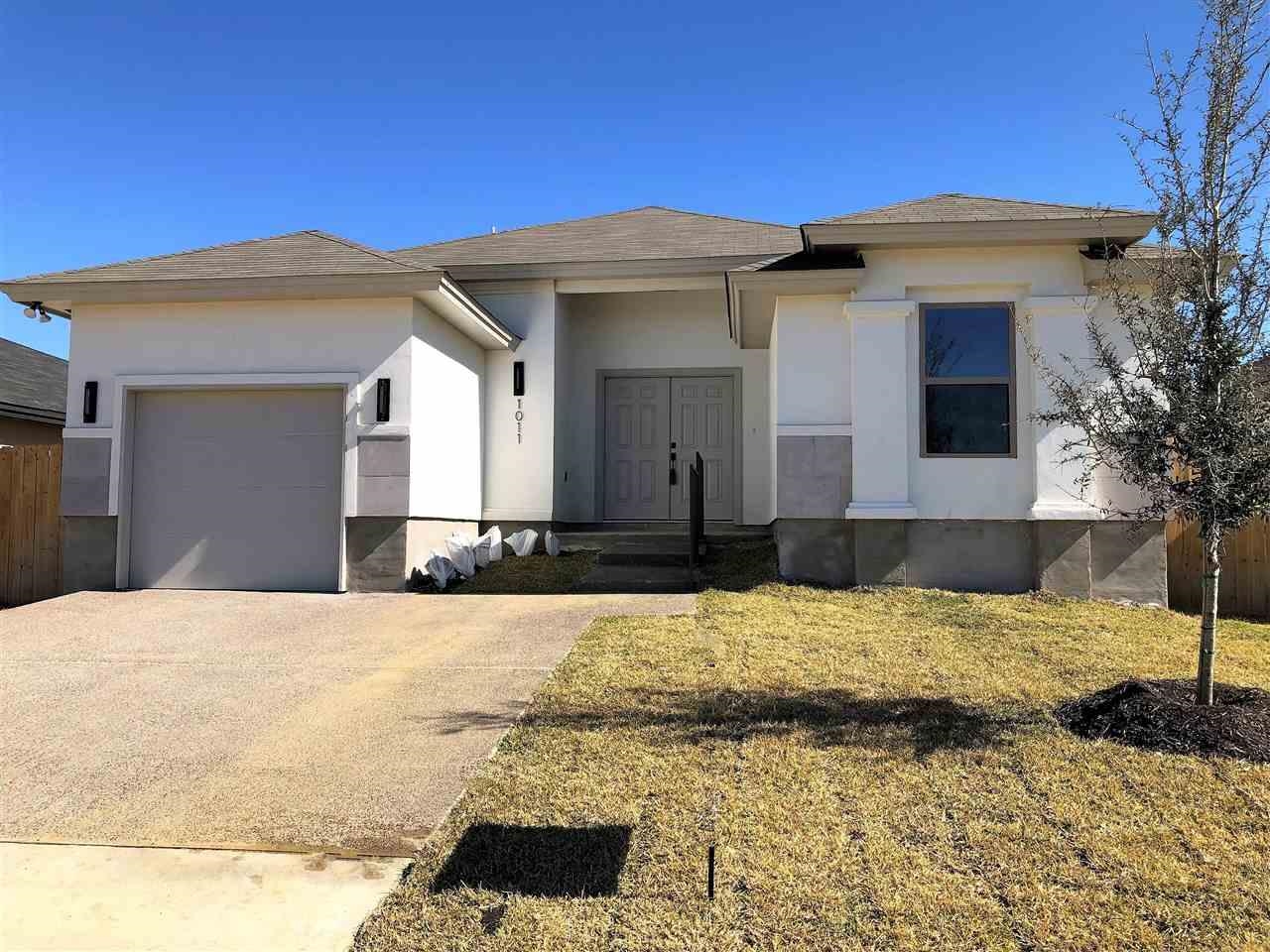 1011 La Muralla St Property Photo 1