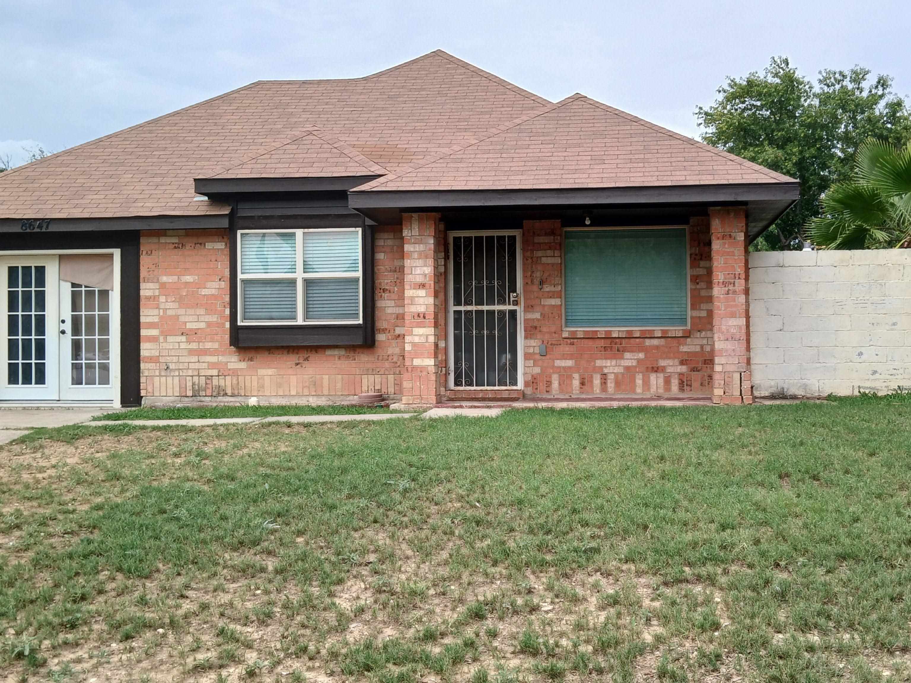 8647 Oakridge Loop Property Photo 1