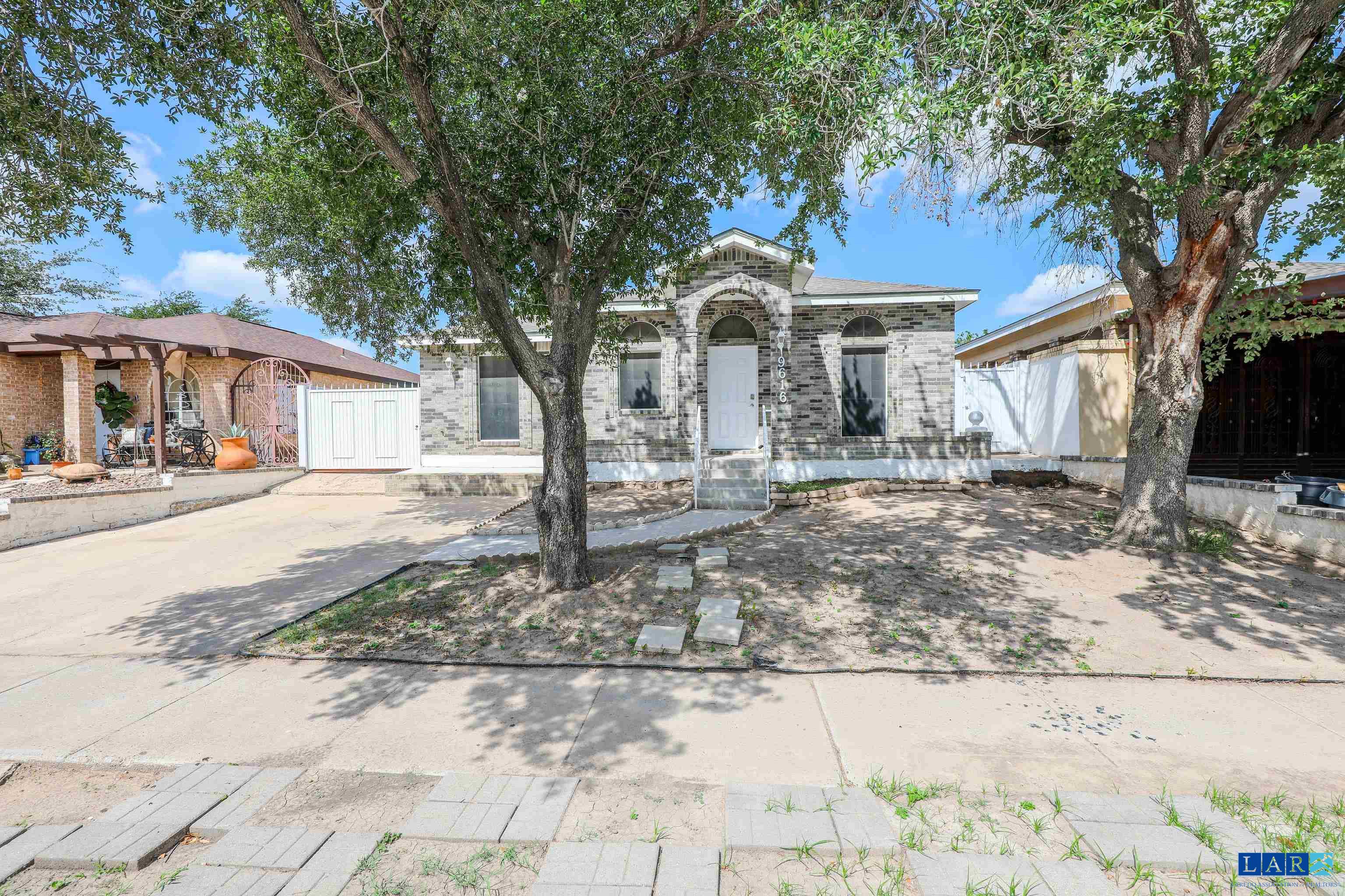 9616 Center Rd